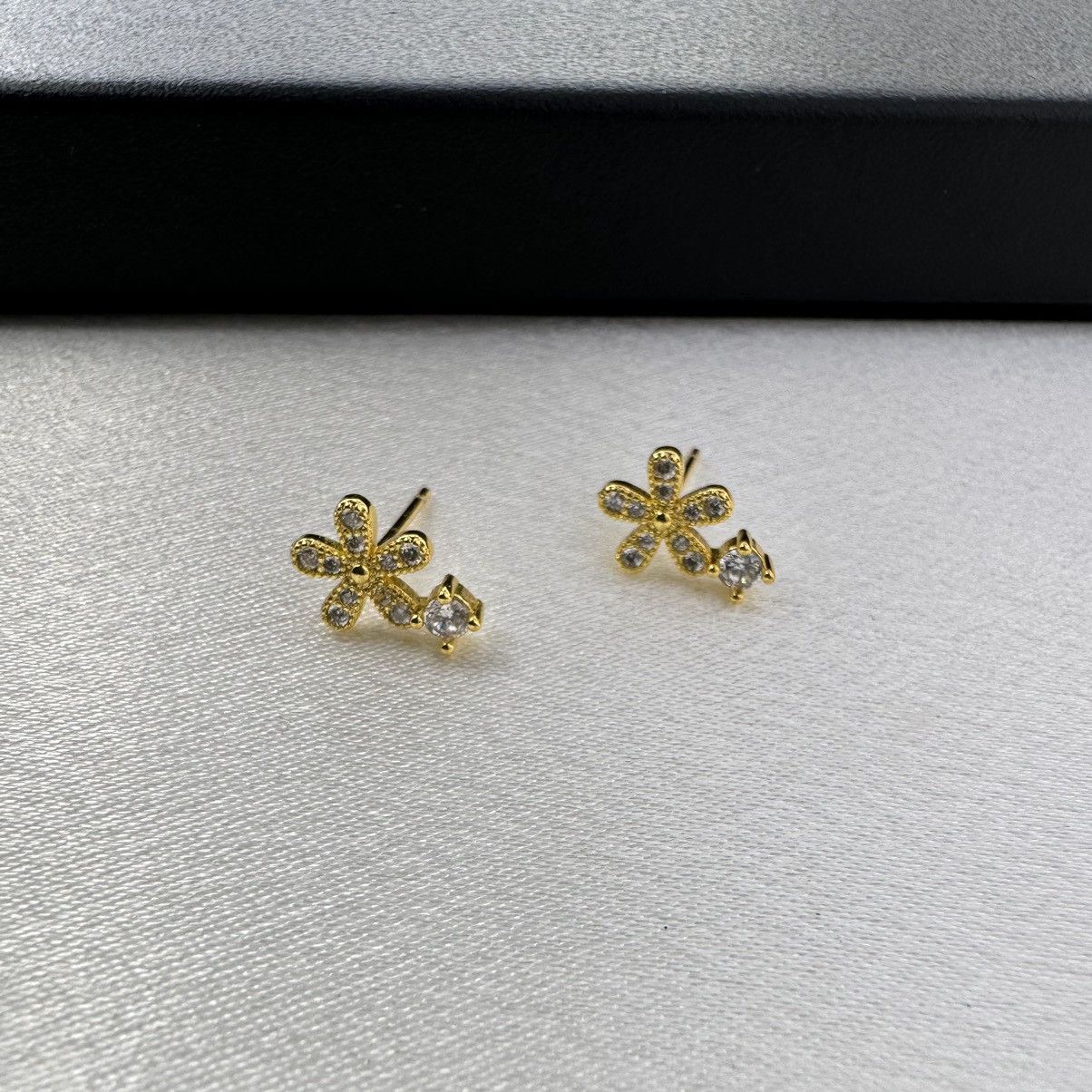 Designer Small CZ Flower Stud Earrings for Women Size ONE SIZE - 1 Thumbnail