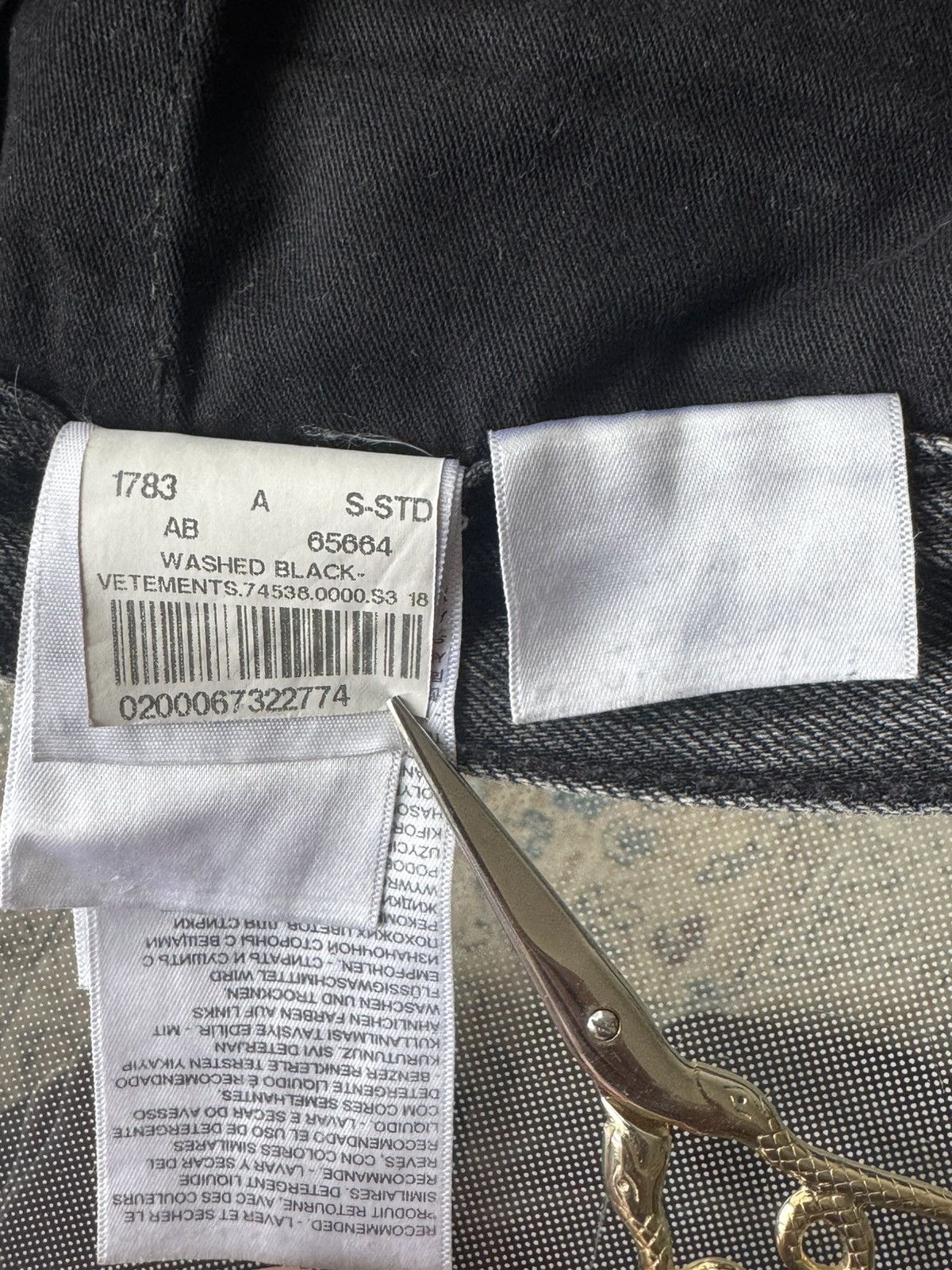 Vetements Vetements x Levi’s “615” Assymetrical Denim AW19 Size US 30 / EU 46 - 17 Thumbnail