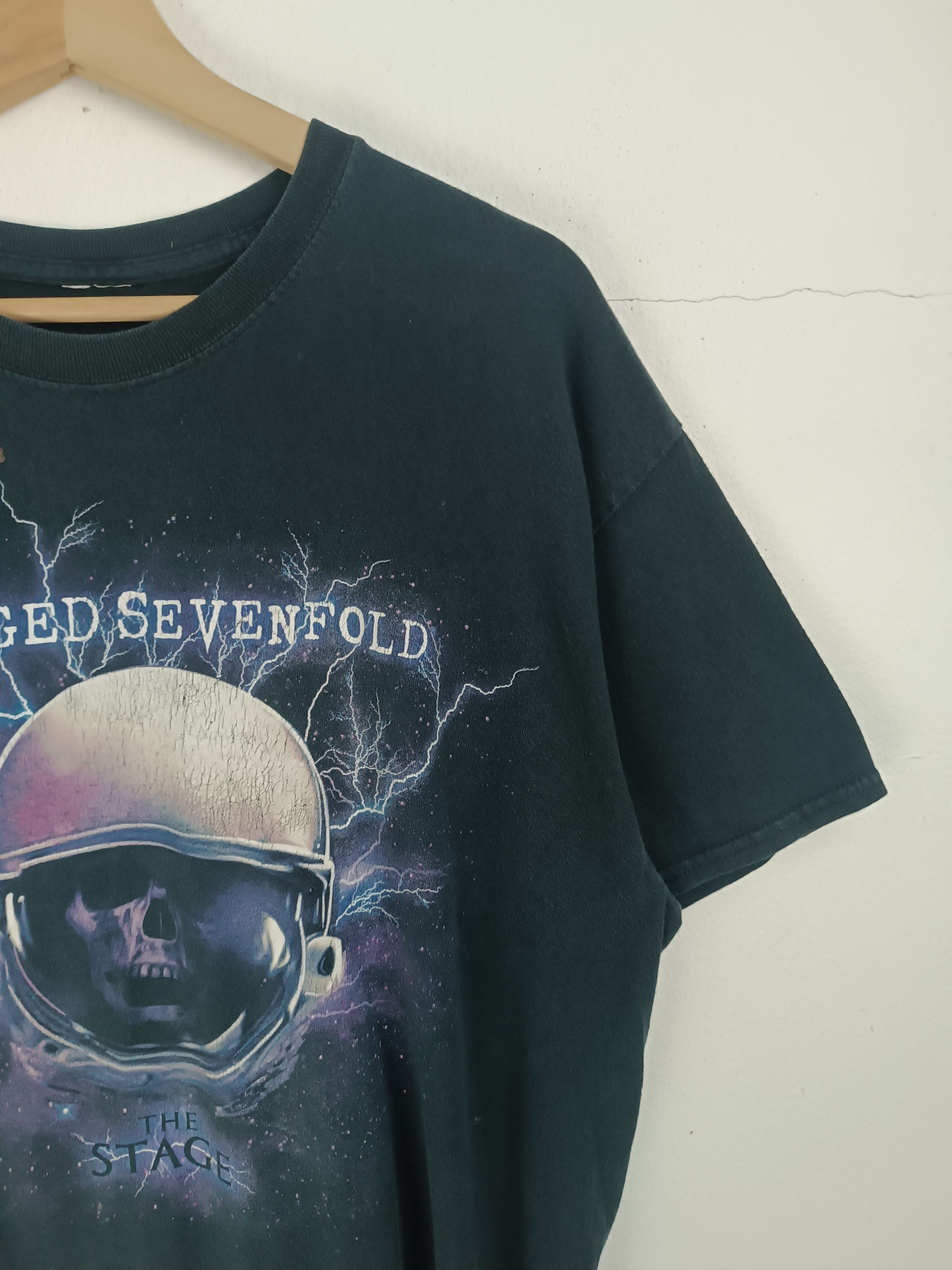 Band Tees THRASHED FADED VINTAGE A7X AVENGED SEVENFOLD 2017 TOUR METAL Size US L / EU 52-54 / 3 - 6 Thumbnail