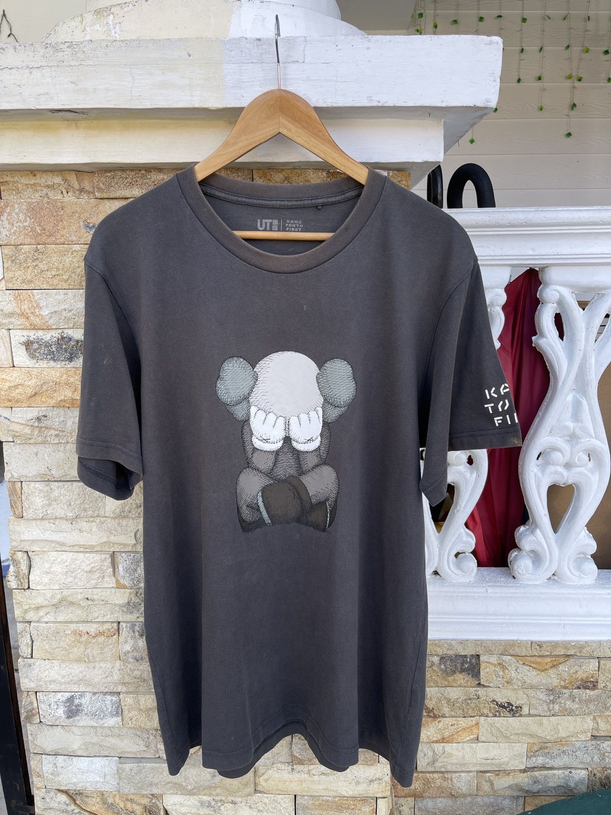 Kaws × Uniqlo Last Drop🔥Rare🔥SUN FADED Japanese KAWS Tokyo First Tee Size US XL / EU 56 / 4 - 1 Thumbnail