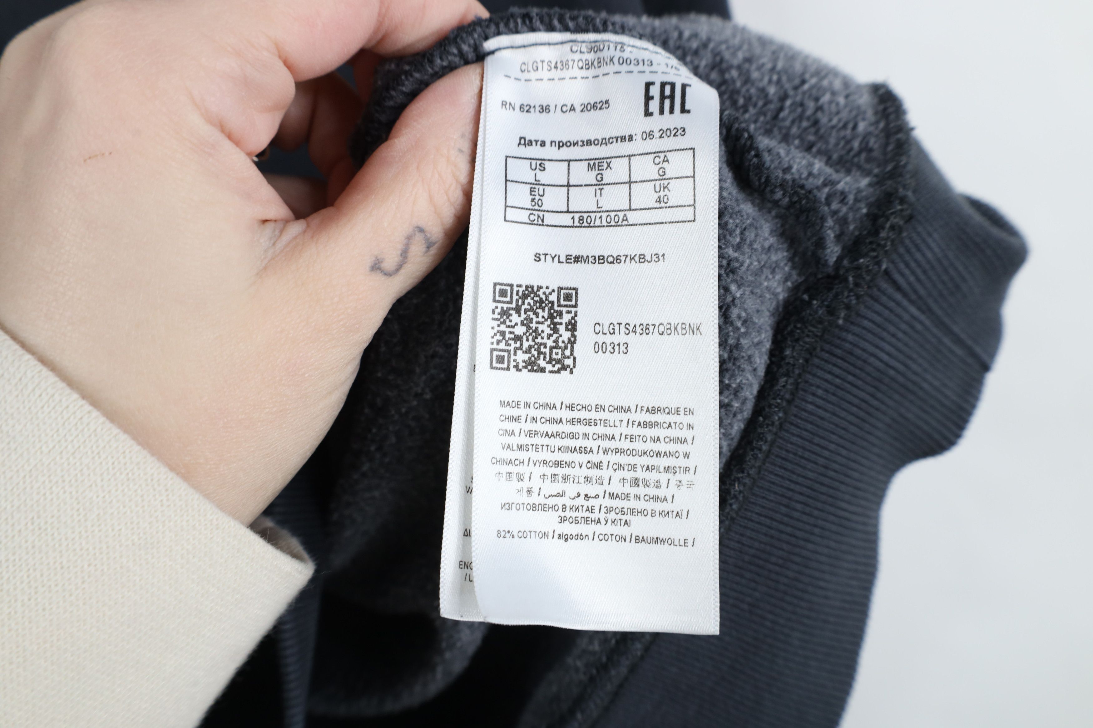 Guess × Vintage Vintage Guess Heavyweight Hoodie Sweatshirt Dark Gray Size US L / EU 52-54 / 3 - 11 Thumbnail