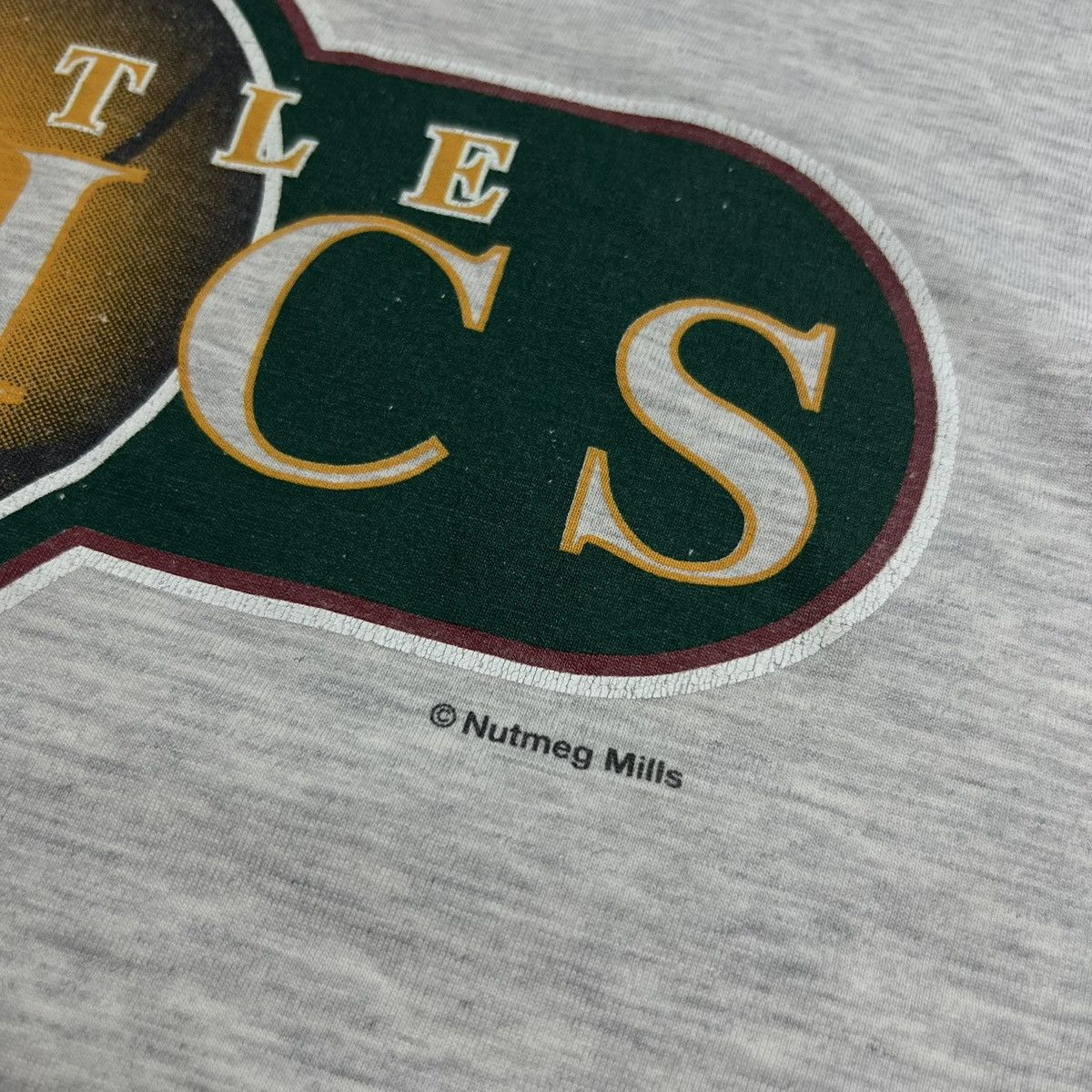 Nutmeg 90s Nutmeg Seattle Sonics Vintage NBA Oversized Tee T-Shirt Size US M / EU 48-50 / 2 - 5 Thumbnail