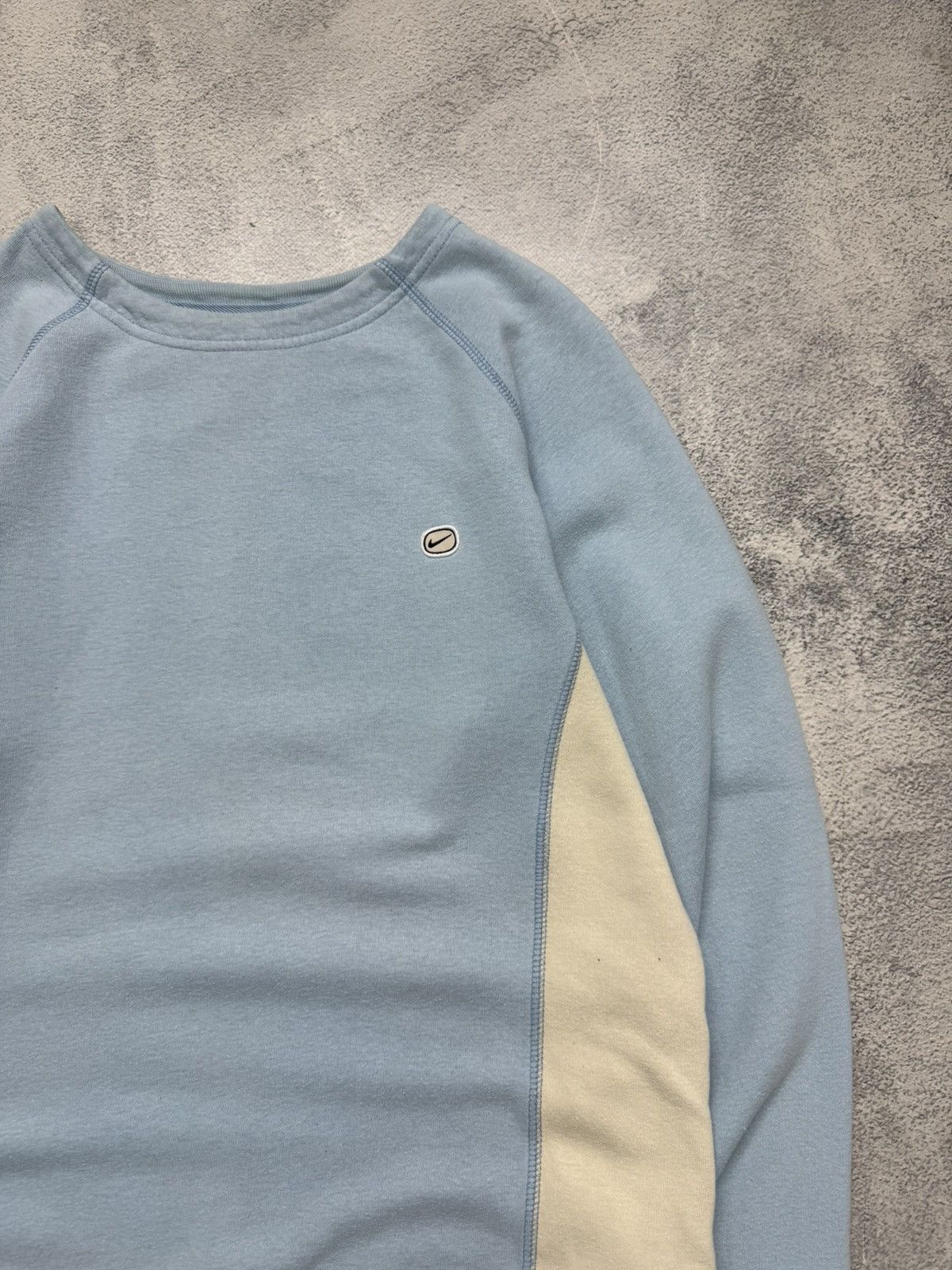 Nike Vintage Y2K Nike Mini Swoosh Sweatshirt 00’s Size US L / EU 52-54 / 3 - 2 Thumbnail