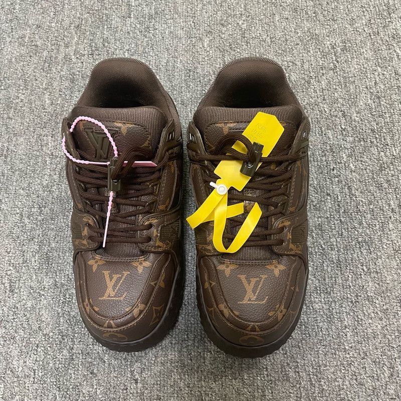 Louis Vuitton Louis Vuitton Trainer Maxi Low Top Sneakers Size US 10 / EU 43 - 2 Thumbnail