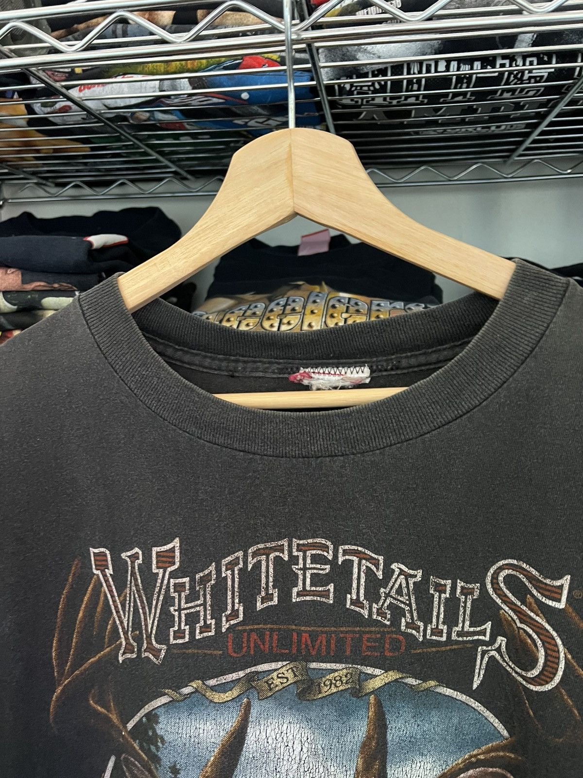 Habitat 1995 Whitetails Unlimited Deer Hunting Red Single Stitch Tee Size US XL / EU 56 / 4 - 4 Thumbnail