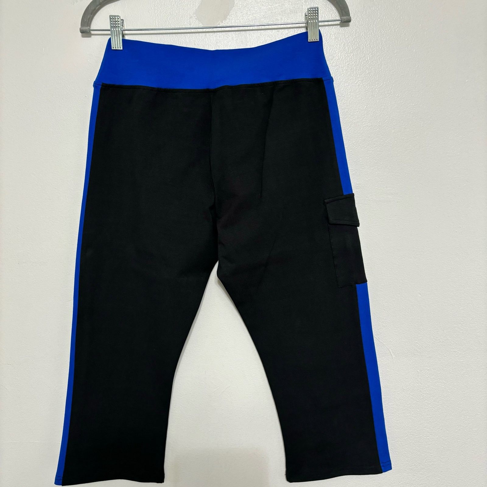 Other iLoveSia Black Blue Capri Leggings XL NWT Athletic Size 27" / US 4 / IT 40 - 1 Thumbnail