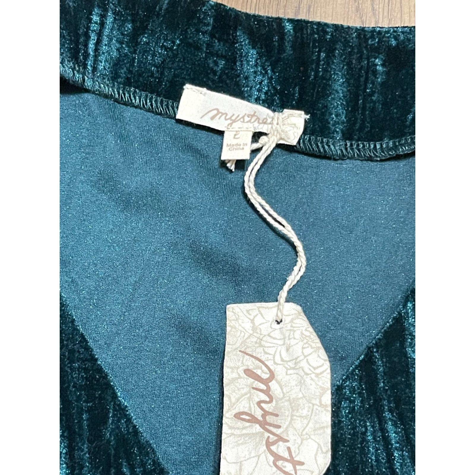 Velvet Mystree Blouse Women L Green Velvet Short Sleeve V-Neck Casual Basic Modern Size L / US 10 / IT 46 - 5 Thumbnail