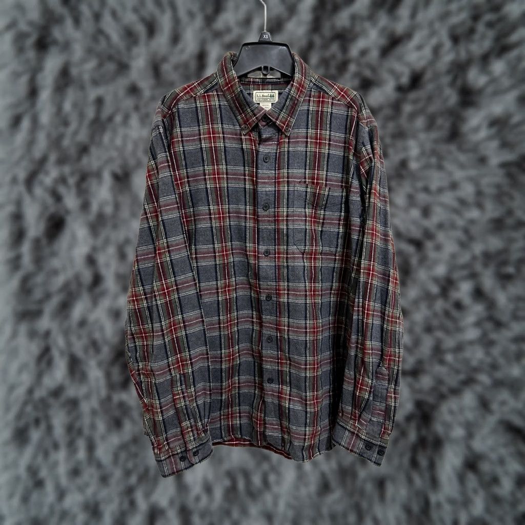 Vintage L.L. Bean Flannel Shirt Mens Large Gray Red Scotch Plaid Traditional Fit Long Sleeve Button-Up Collared Size US L / EU 52-54 / 3 - 1 Thumbnail
