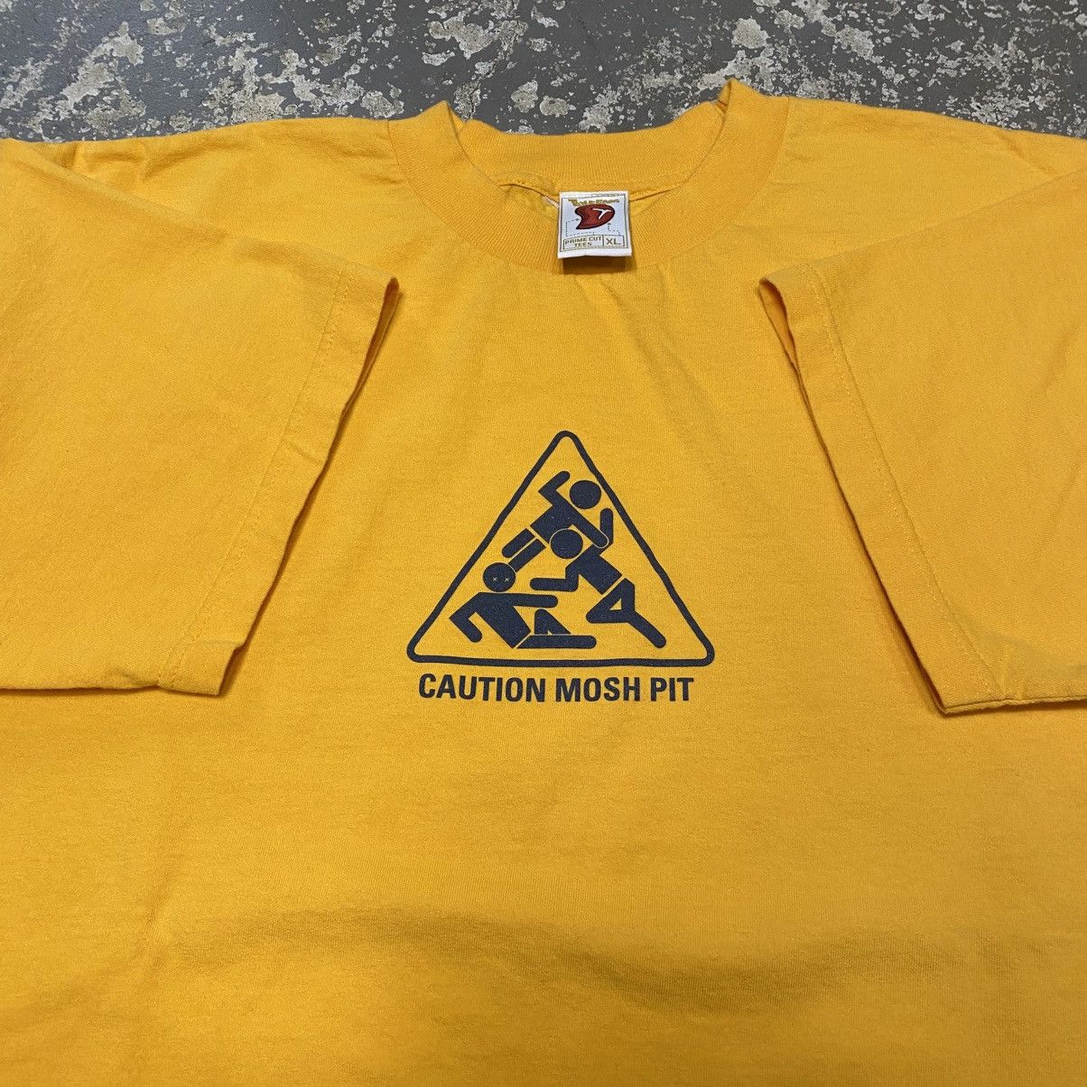 Unsound Rags × Vintage Vintage Caution Mosh Pit To The Edge Skate Funny Tshirt Size US XL / EU 56 / 4 - 3 Thumbnail
