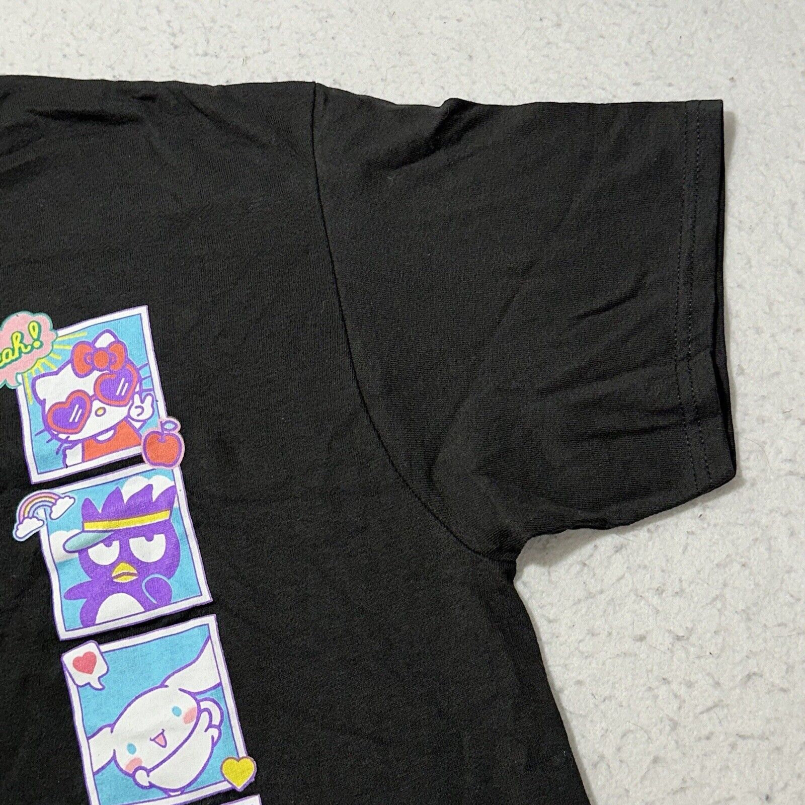 Other Hello Kitty & Friends Large Graphic T Shirt Sanrio BioWorld Size US L / EU 52-54 / 3 - 5 Thumbnail