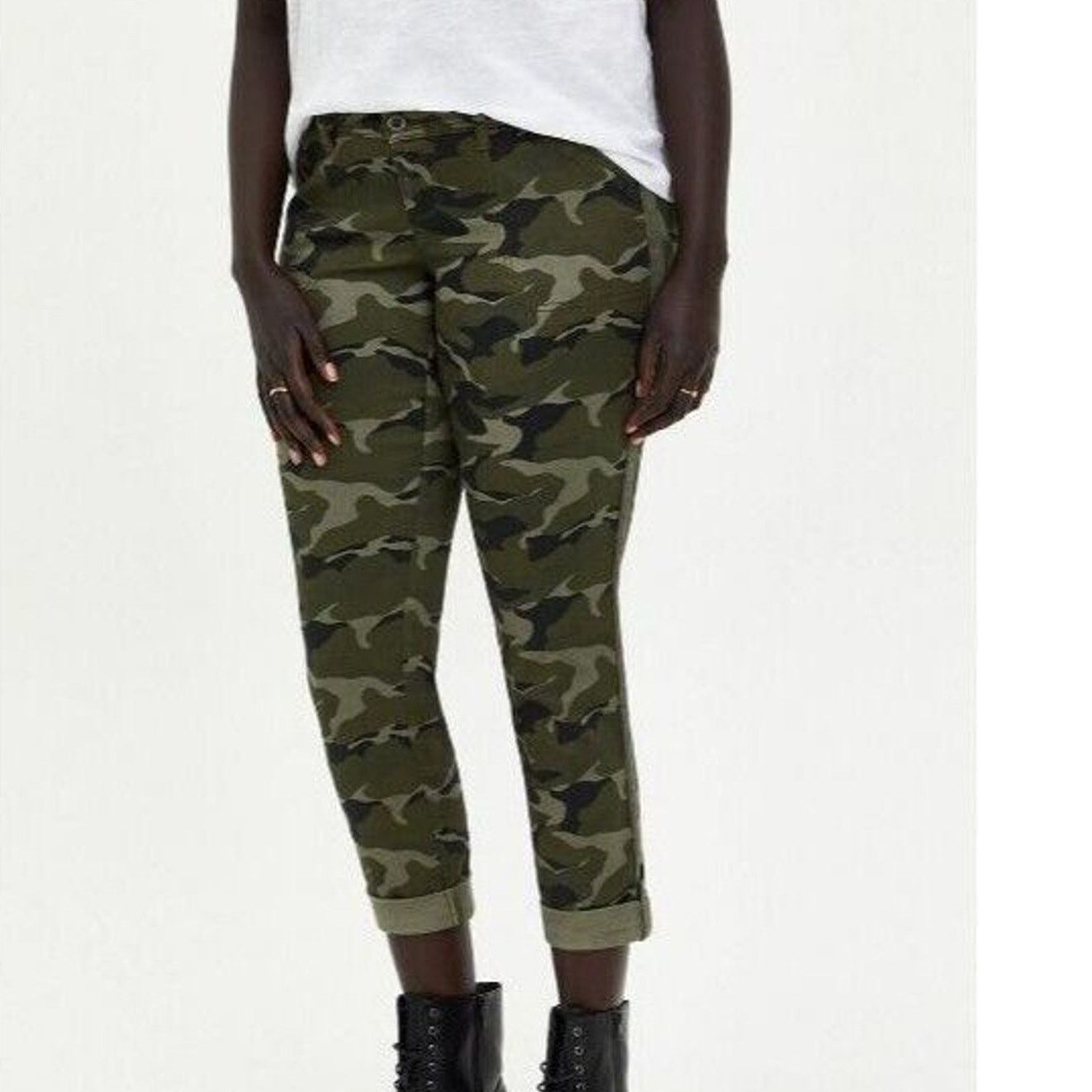 Torrid Torrid Womens Cropped Camo Pants Sz 24 Army Military Stretch Size 42" / US 20 - 2 Thumbnail