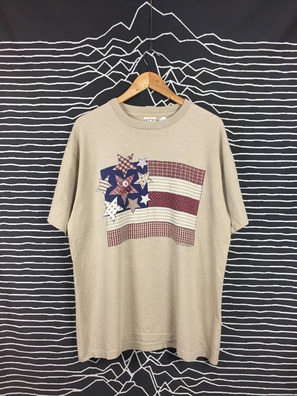 Vintage 90s Vicki Melhart Primitive American Flag Single Stitch Tee Size US XL / EU 56 / 4 - 1 Thumbnail
