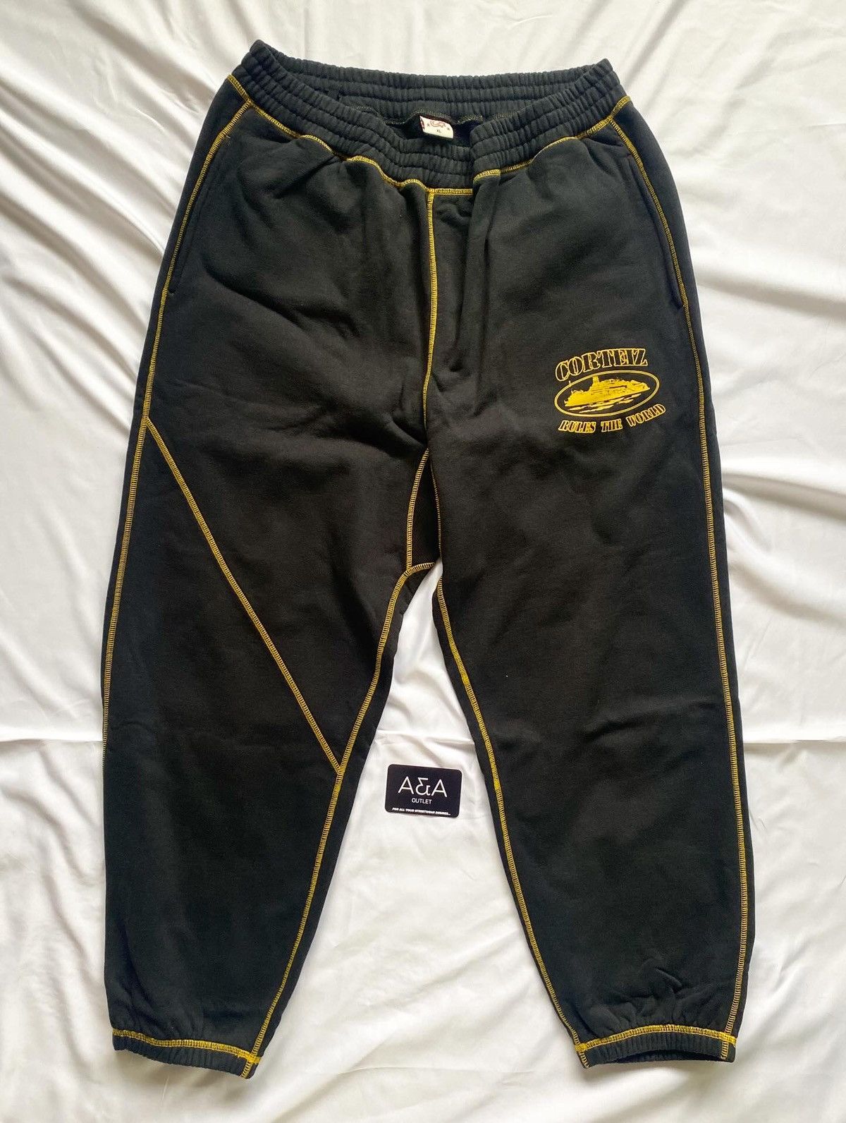 Corteiz CORTEIZ VVS VELOUR BOTTOMS [TRIPLE BLACK] | Grailed