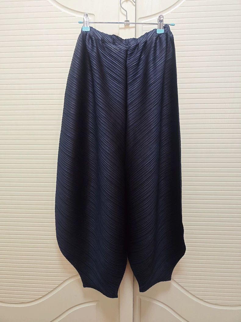 Issey Miyake Issey Miyake size:3 Black twill Aladdin pants Size 31" - 2 Thumbnail