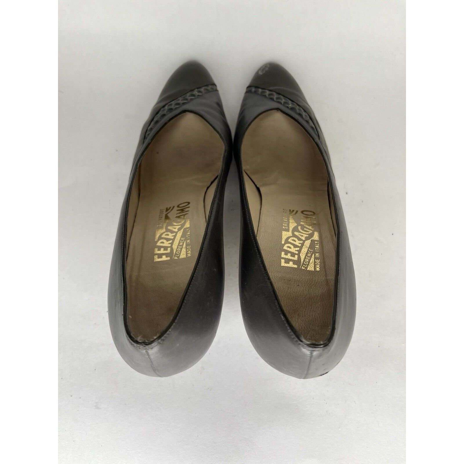 Salvatore Ferragamo Salvatore Ferragamo Gray Leather Green Dress Heels Women’s S Size US 10 / IT 40 - 5 Thumbnail