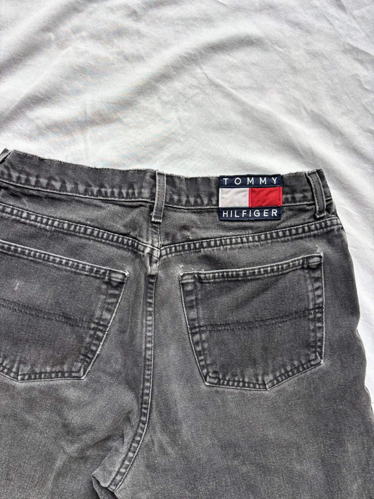 Tommy Hilfiger Vintage Tommy Hilfiger Washed Grey Denim Jeans Straight Fit Size US 34 / EU 50 - 5 Thumbnail