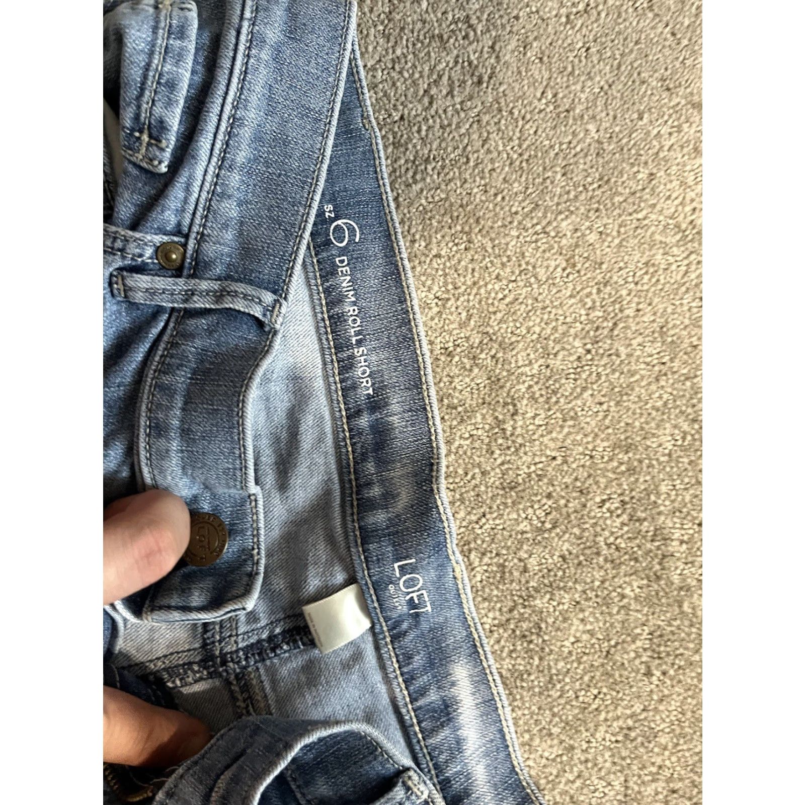 Ann Taylor Ann Taylor LOFT Denim Roll Shorts Women's Size 6 Casual Blue 5-Pocket Denim Cotton Zip Front Mid Rise Womens Size 6 Size 28" / US 6 / IT 42 - 3 Thumbnail