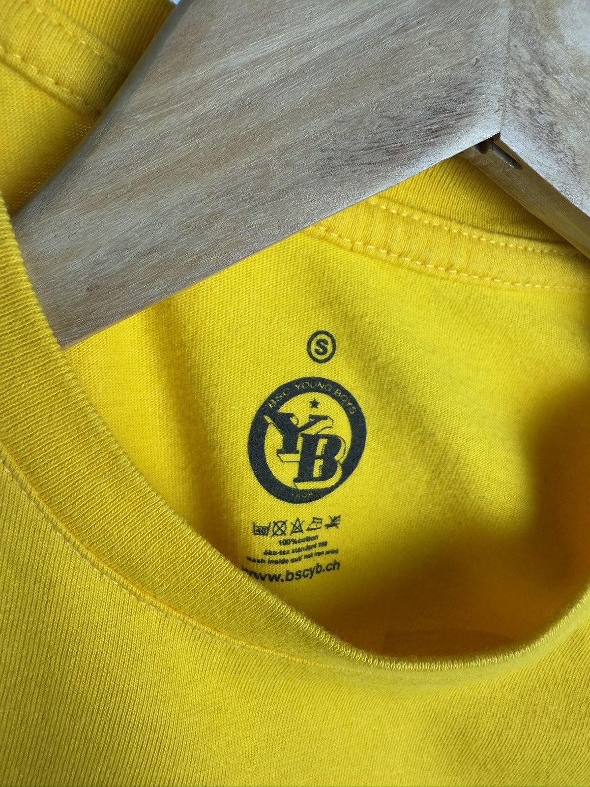 Vintage Vintage 00s FC BBC Young Boys Soccer Jersey T Shirt Size US S / EU 44-46 / 1 - 3 Thumbnail