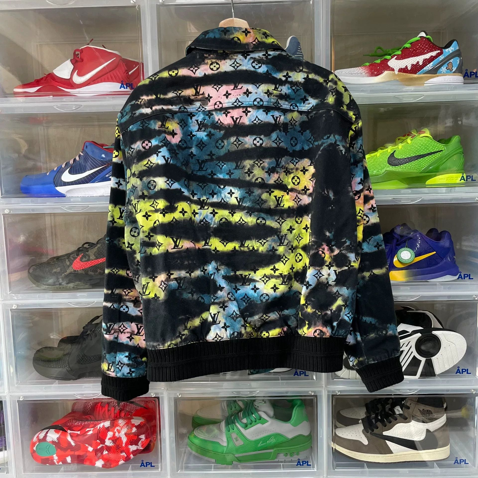 Louis Vuitton Louis Vuitton SS23 Tie-Dye Monogram Denim Jacket Size US S / EU 44-46 / 1 - 2 Thumbnail
