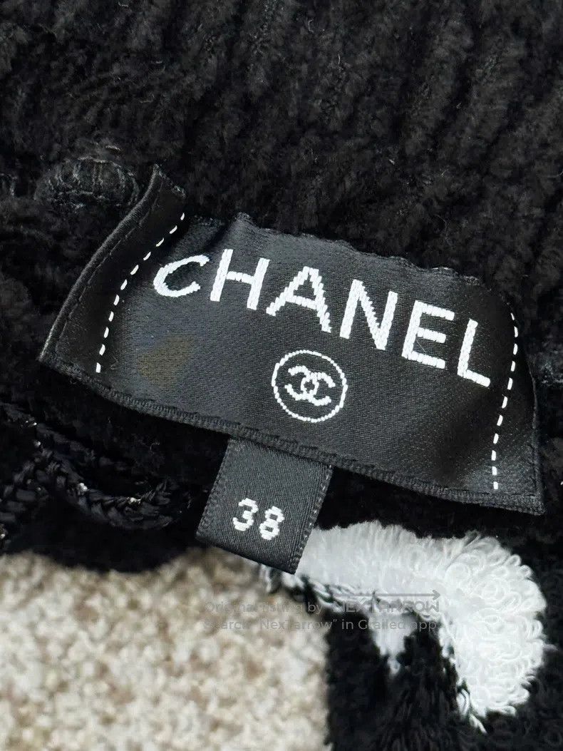 Chanel Chanel Beach series black white letter logo towel shorts Size 25" / US 0 / IT 36 - 8 Thumbnail