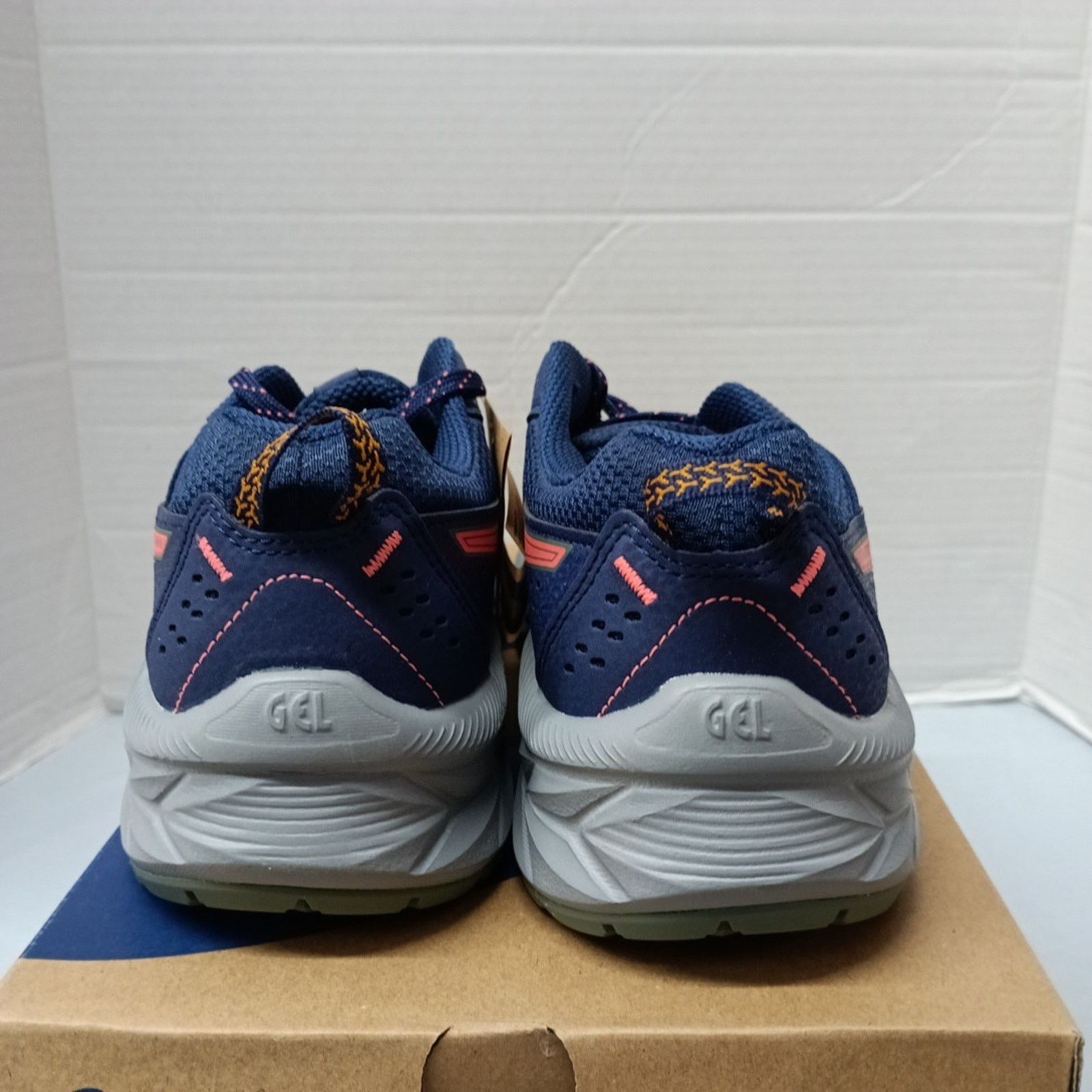 Asics NEW Women's Asics Size 7 Gel-Venture 9 Athletic Shoes Blue Size US 7 / IT 37 - 4 Thumbnail