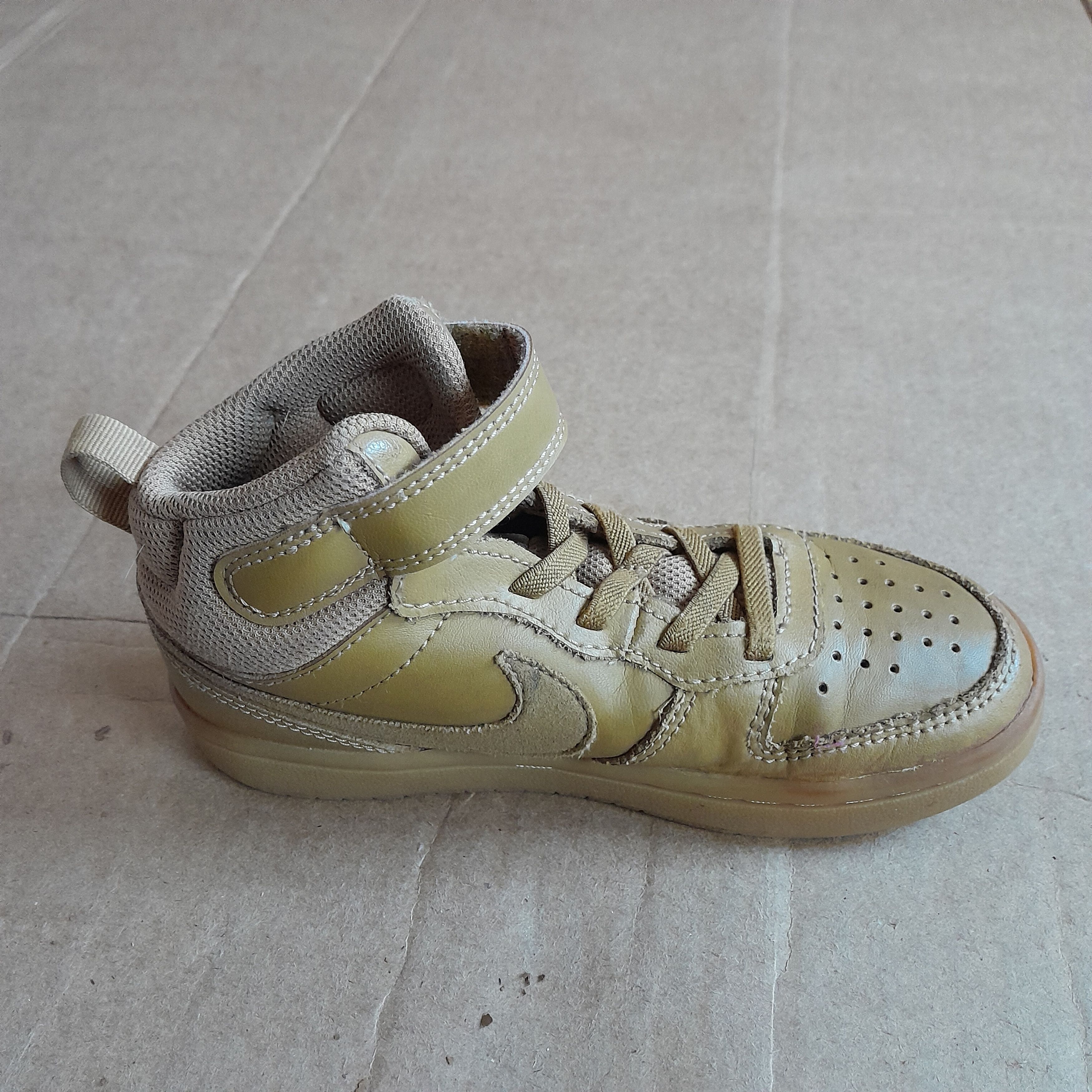 Nike Boys Nike Court Borough Mid 2 Youth Childs Size 12C Shoes Size US 12 / EU 45 - 4 Thumbnail