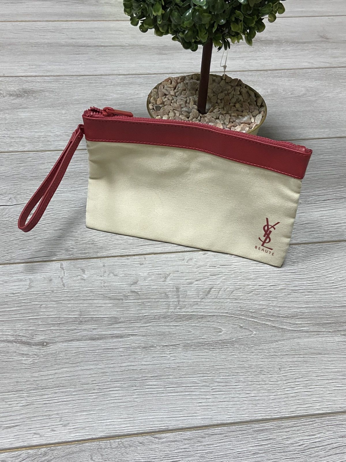 Yves Saint Laurent YSL Yves Saint Laurent beauty pouch bag parfums Size ONE SIZE - 1 Thumbnail