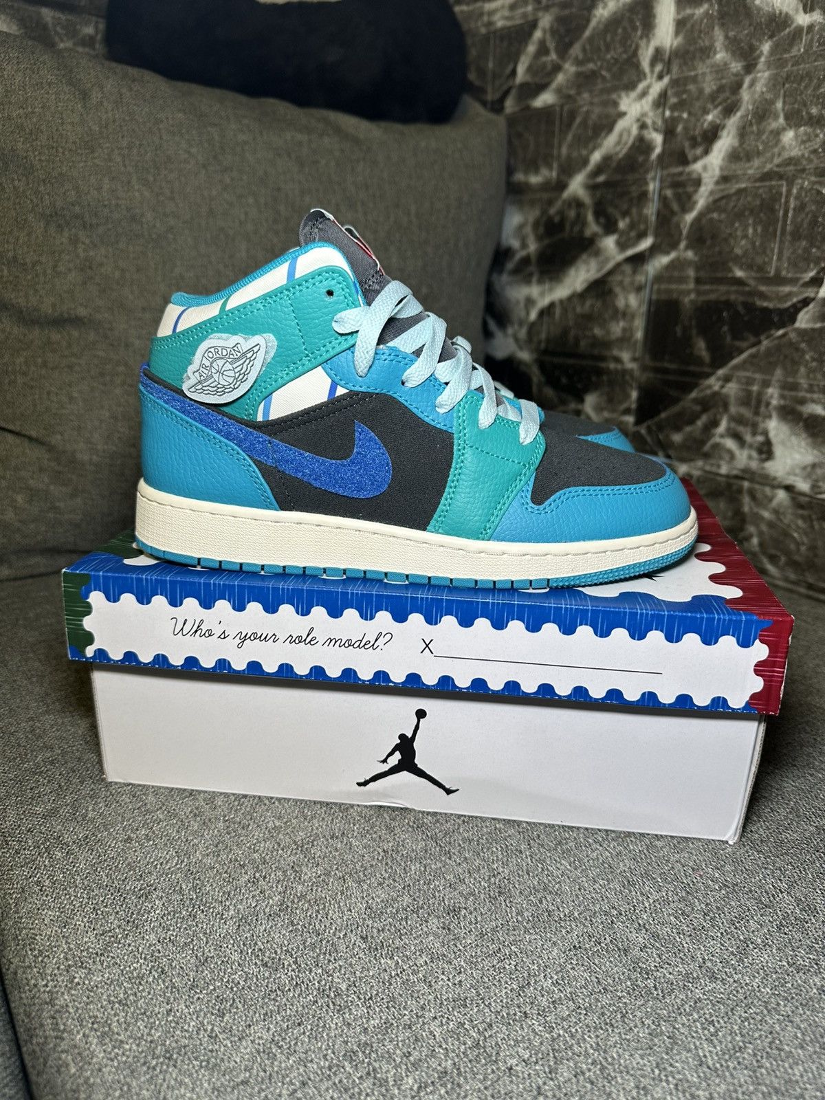 Jordan Brand × Nike Air Jordan 1 Mid SS (GS) Size US 7.5 / IT 37.5 - 5 Thumbnail