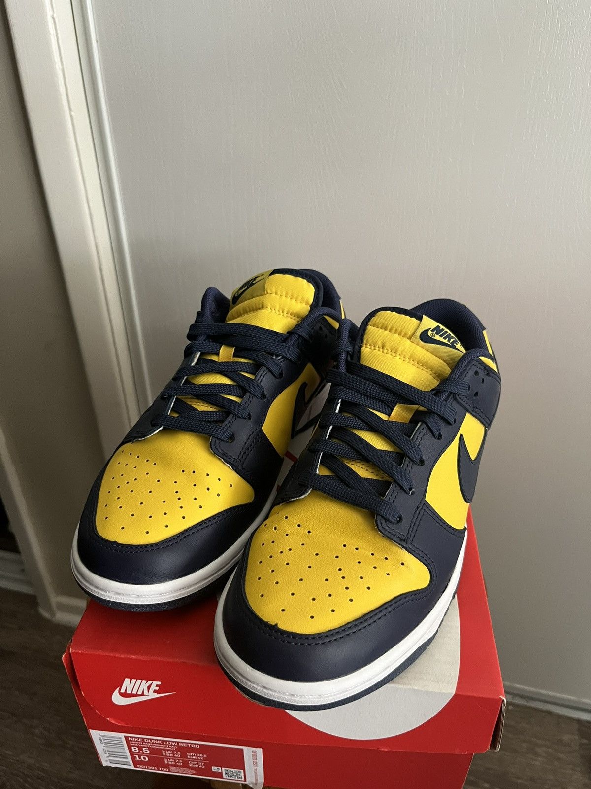 Nike Size 8.5 - Nike Dunk Low Michigan 2021 Size US 8.5 / EU 41-42 - 4 Thumbnail