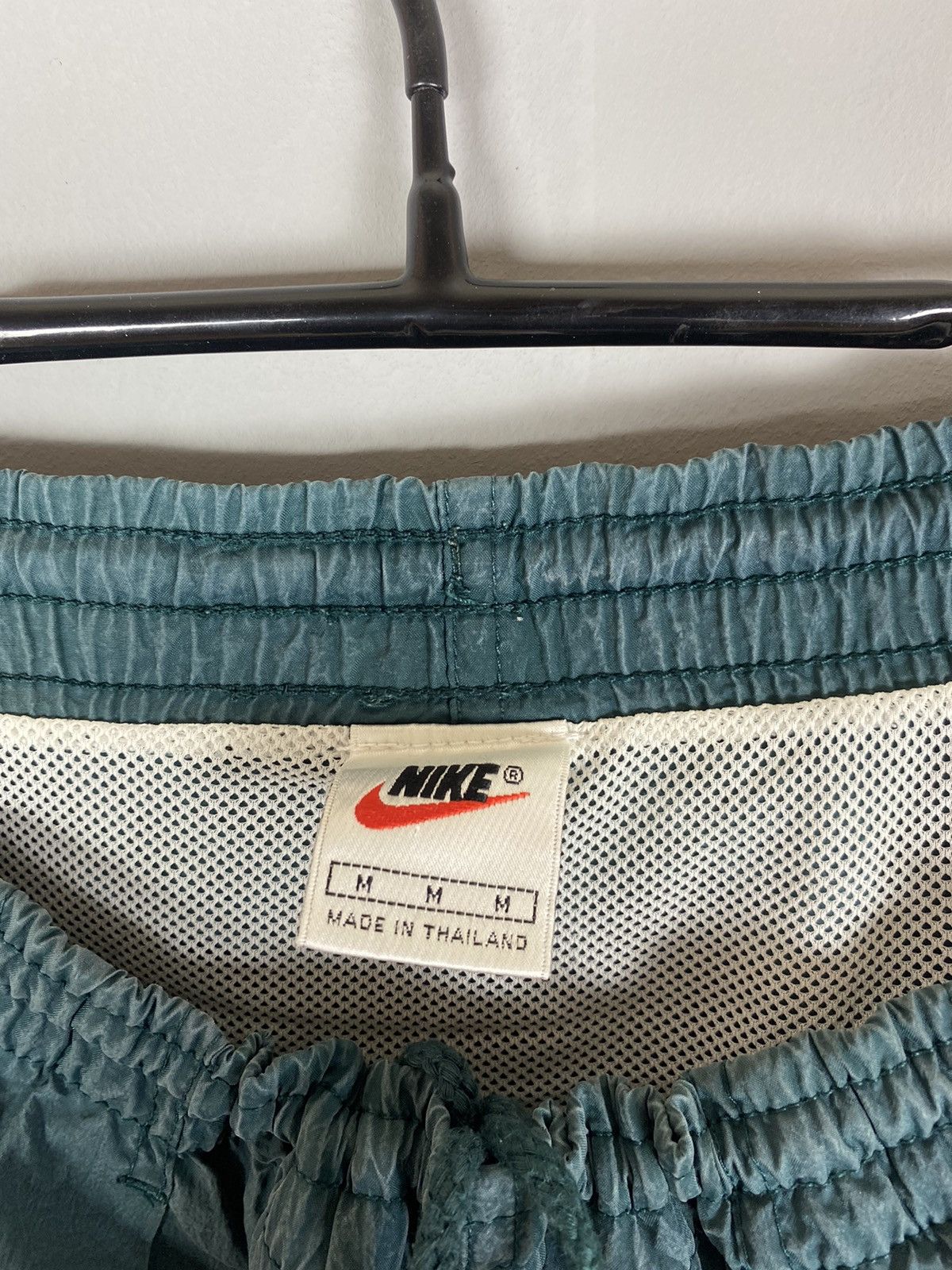 Nike Vintage 90s Nike big logo shorts Size US 32 / EU 48 - 6 Thumbnail