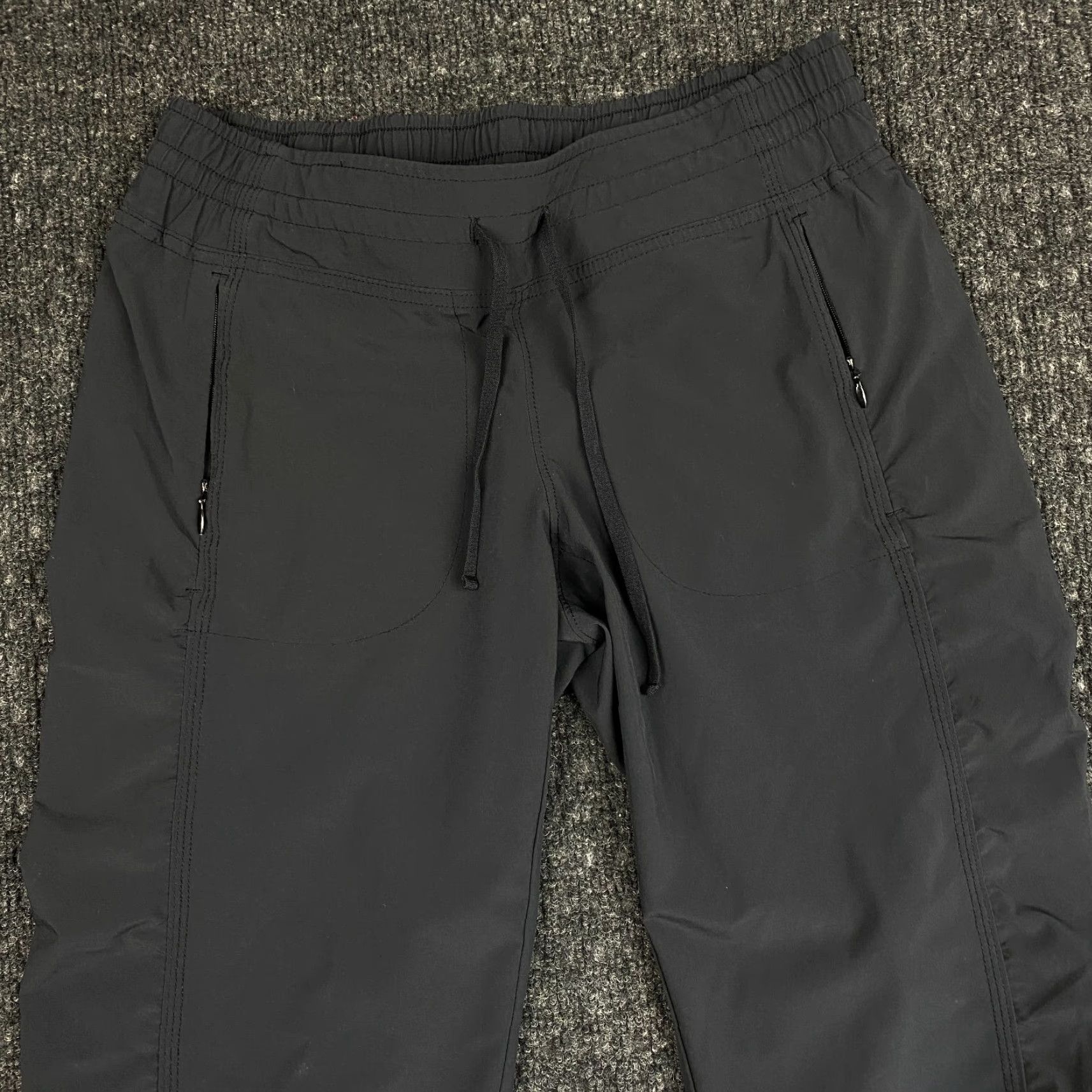 Athleta Womens Athleta La Viva Capri Pants 2 Black Drawstring Elastic Waist Ankle Breathing Comfortable Athletic Track Pants Womens Size 26" / US 2 / IT 38 - 3 Thumbnail