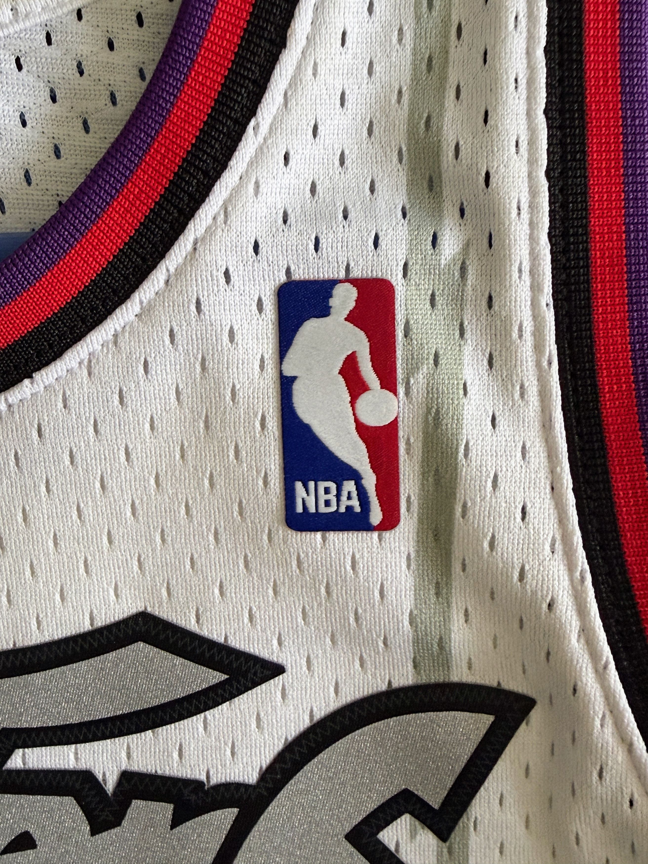 Mitchell & Ness Vince Carter Toronto Raptors Jersey Size US S / EU 44-46 / 1 - 6 Thumbnail