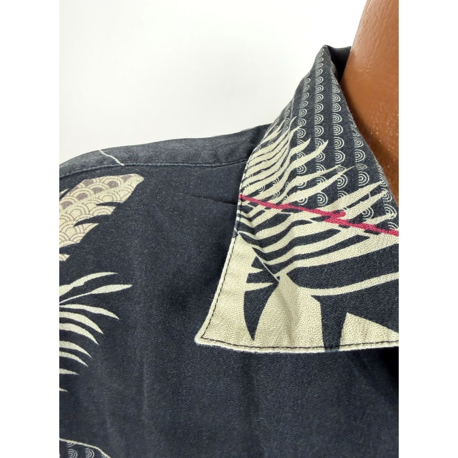 MCM VINTAGE Aureus Shirt Men L Geometric Hawaiian 90s Silk Cotton Button-Up (MCM, Tiki) Black Short Sleeve” Size US L / EU 52-54 / 3 - 3 Thumbnail