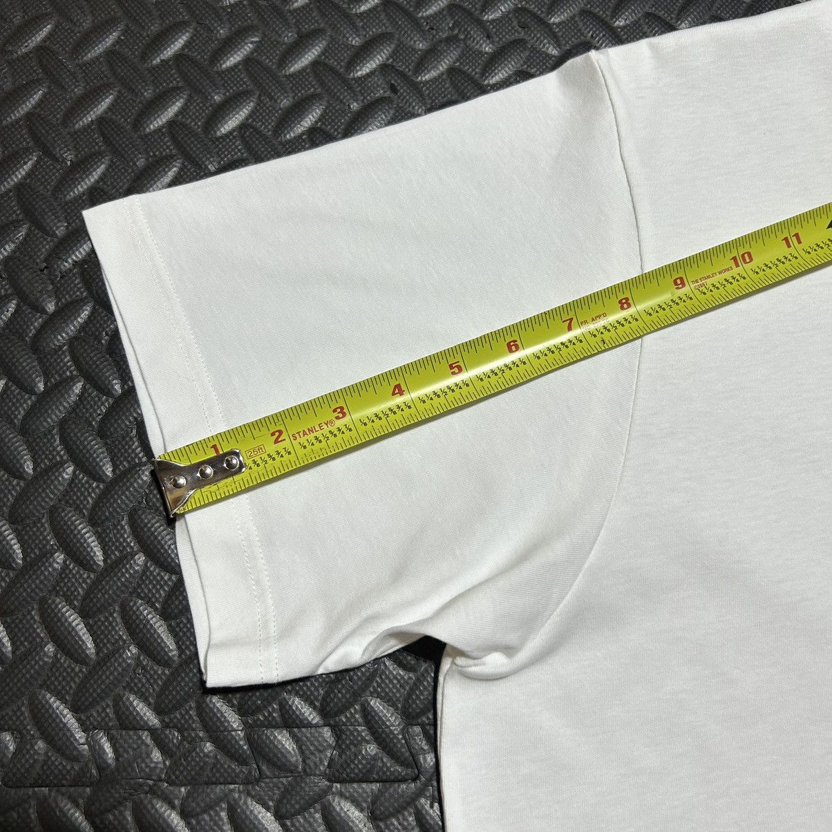 Kaws × Uniqlo KAWS x Uniqlo TShirt Men’s Size XL Companion White Pink NEW Size US XL / EU 56 / 4 - 9 Thumbnail