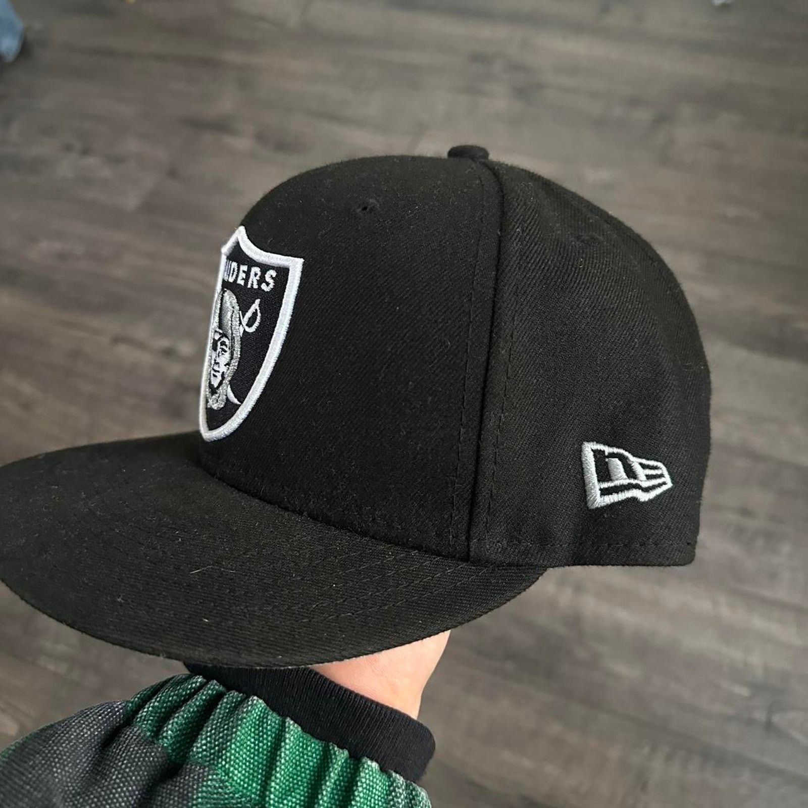 NFL × New Era Vintage New Era Black Basic Oakland LA Raiders Fitted Hat Size ONE SIZE - 4 Thumbnail