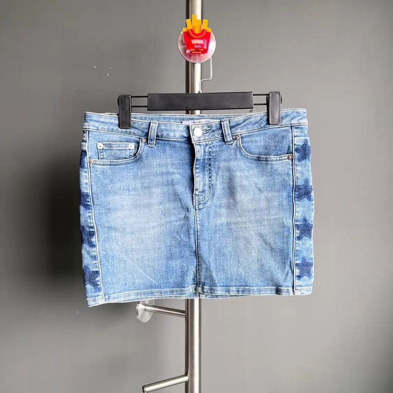 Givenchy Givenchy Blue Denim Women's Skirt 0089 Size 27" / US 4 / IT 40 - 1 Thumbnail