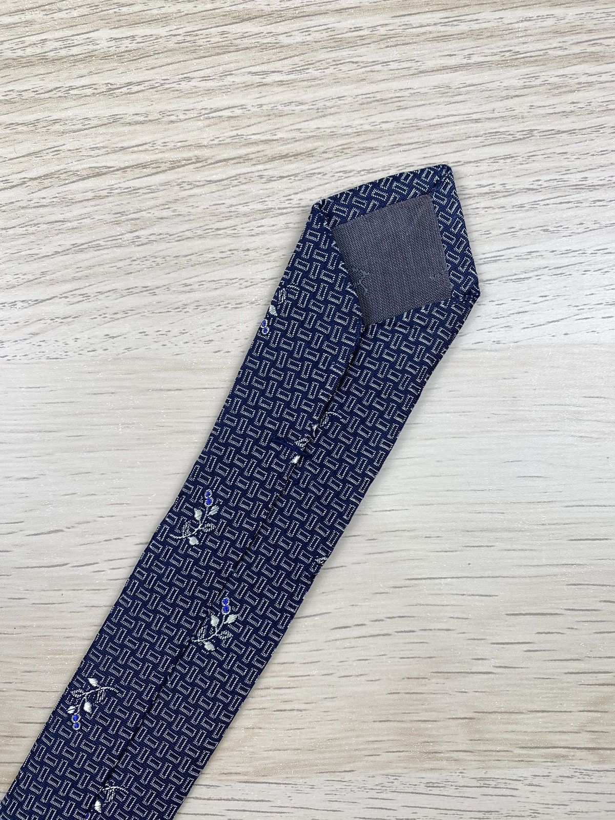 Vintage Yves Saint Laurent Silk Tie T44 Size ONE SIZE - 5 Thumbnail