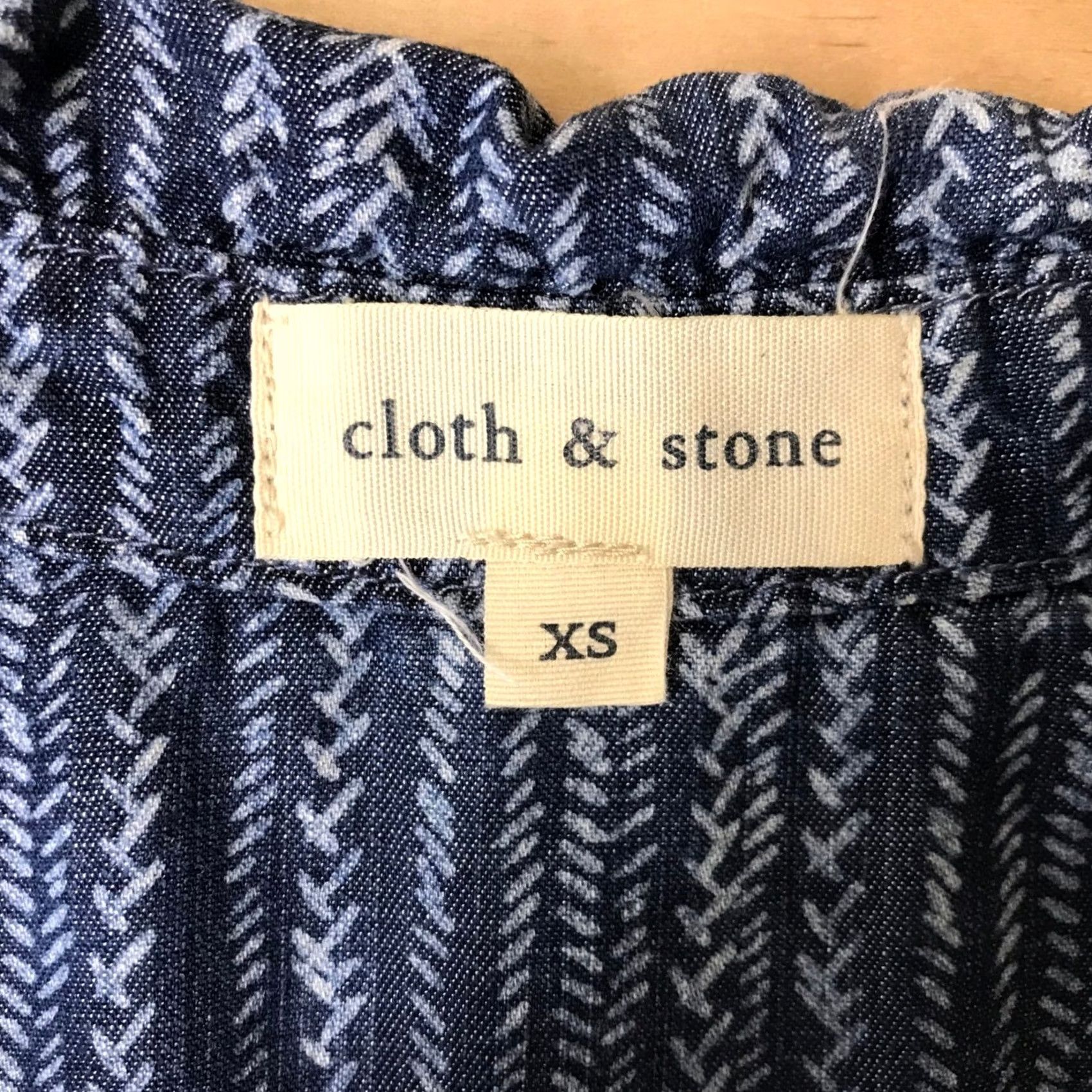 Vintage Cloth & Stone Womens XS Blue White Chevron Acid Wash Tencel Sleeveless Shirt Size XS / US 0-2 / IT 36-38 - 7 Thumbnail