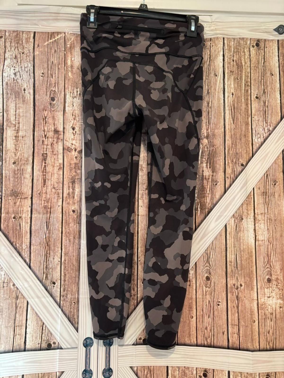 Designer Womens sz XS Athleta camo ankle length leggings #285 Size 26" / US 2 / IT 38 - 2 Thumbnail