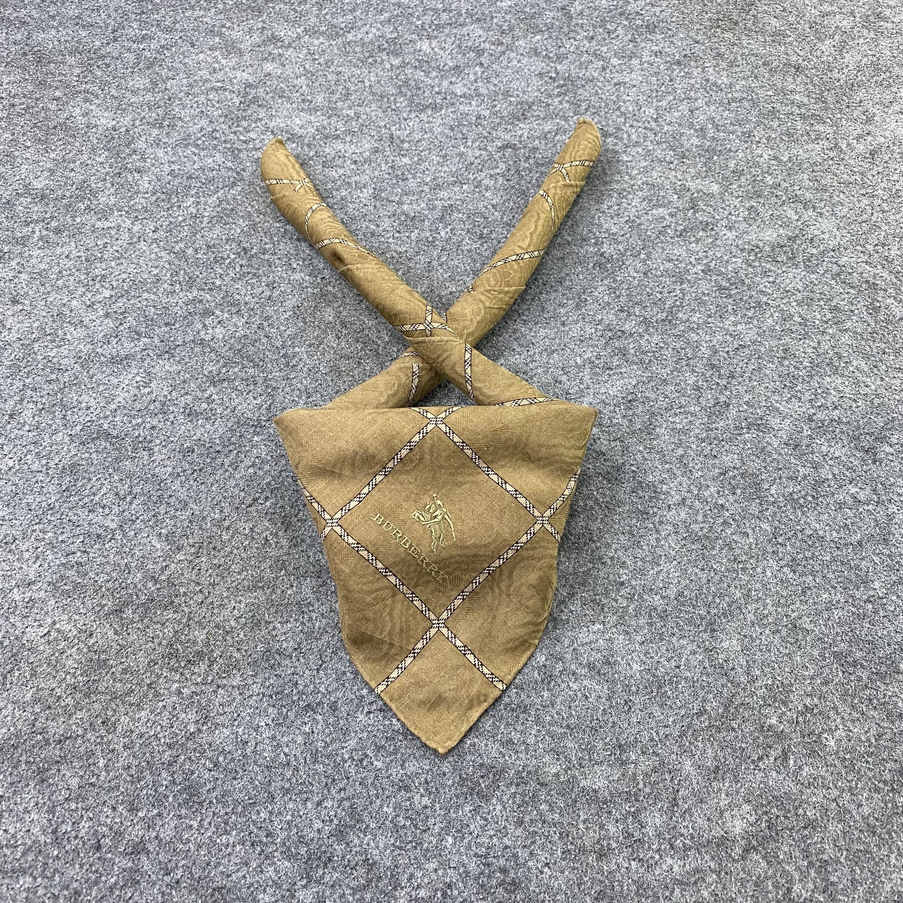 Burberry Burberry Handkerchief / Bandana / Neckerchief-B2350 Size ONE SIZE - 2 Thumbnail