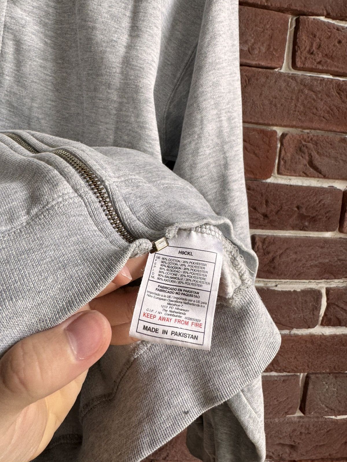 Nike Vintage 90s Nike Small Swoosh Logo White Tag Zip Hoodie S Size US S / EU 44-46 / 1 - 10 Thumbnail