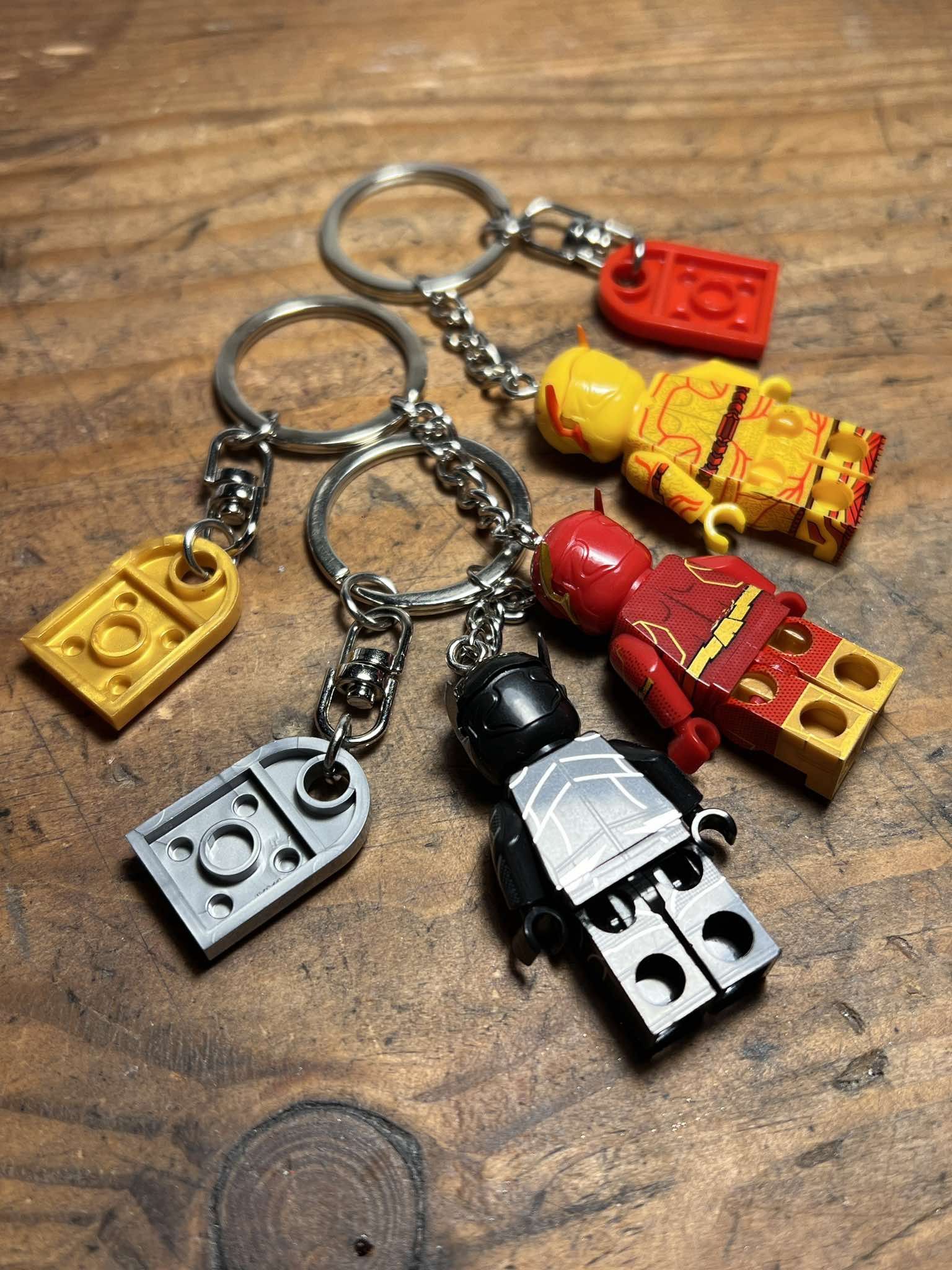 DC Comics × Marvel Comics Flash Reverse Zoom minifigure keychain Size ONE SIZE - 7 Thumbnail