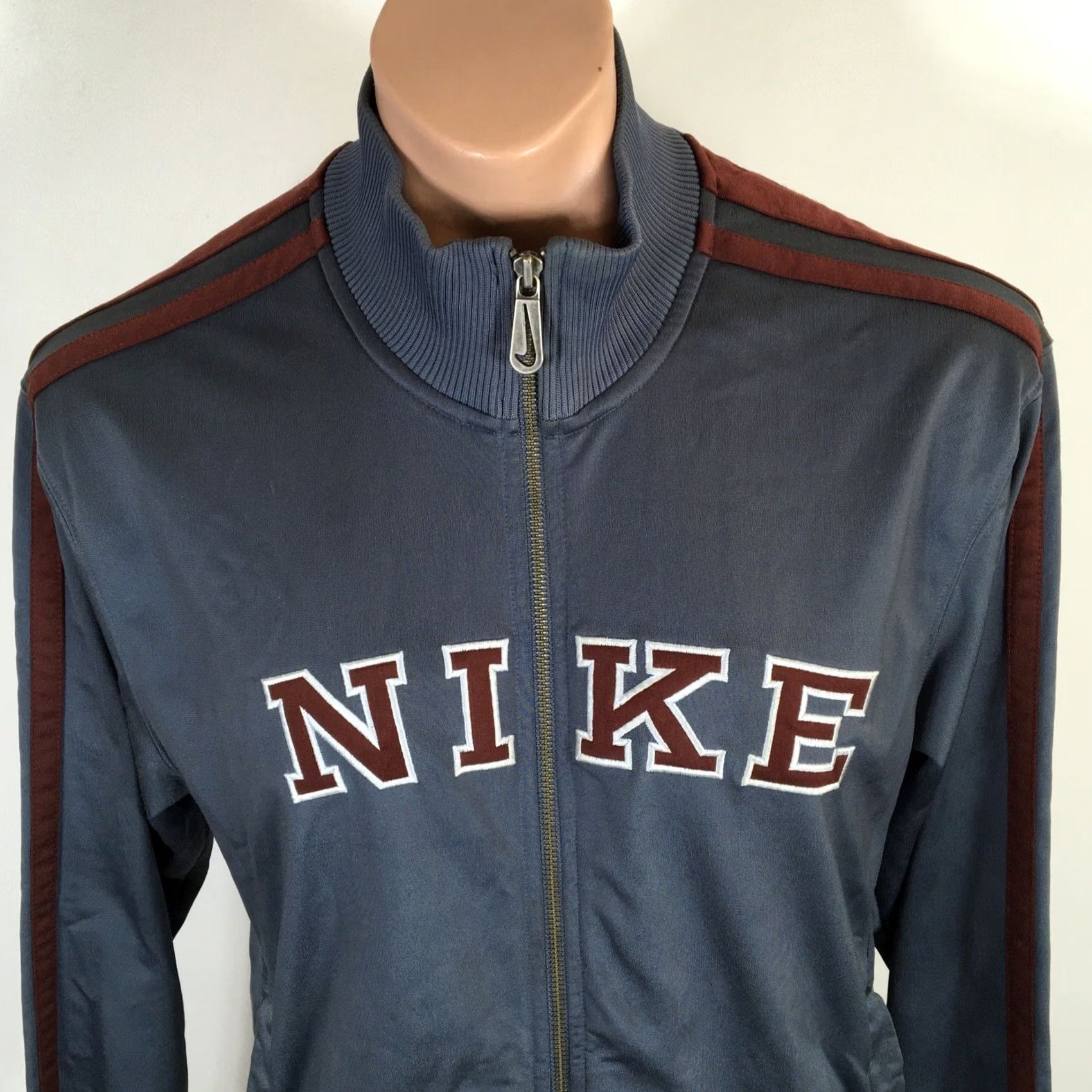 Nike VINTAGE Nike Charcoal Gray Maroon Full Zip Collared Athletic Track Jacket Sz M 90s Mens Size US M / EU 48-50 / 2 - 4 Thumbnail