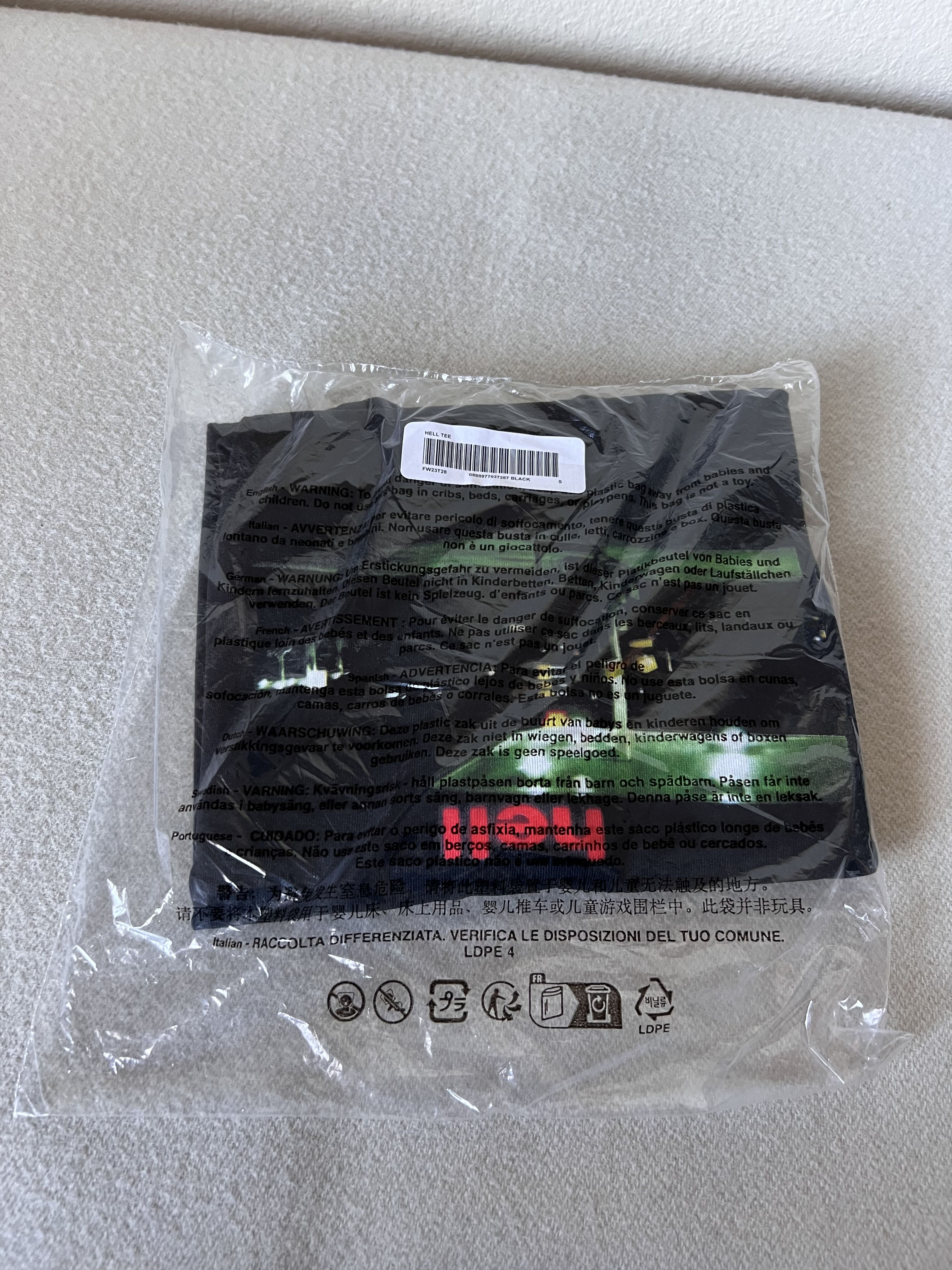 Supreme Supreme Hell Tee in Black Size US S / EU 44-46 / 1 - 3 Thumbnail