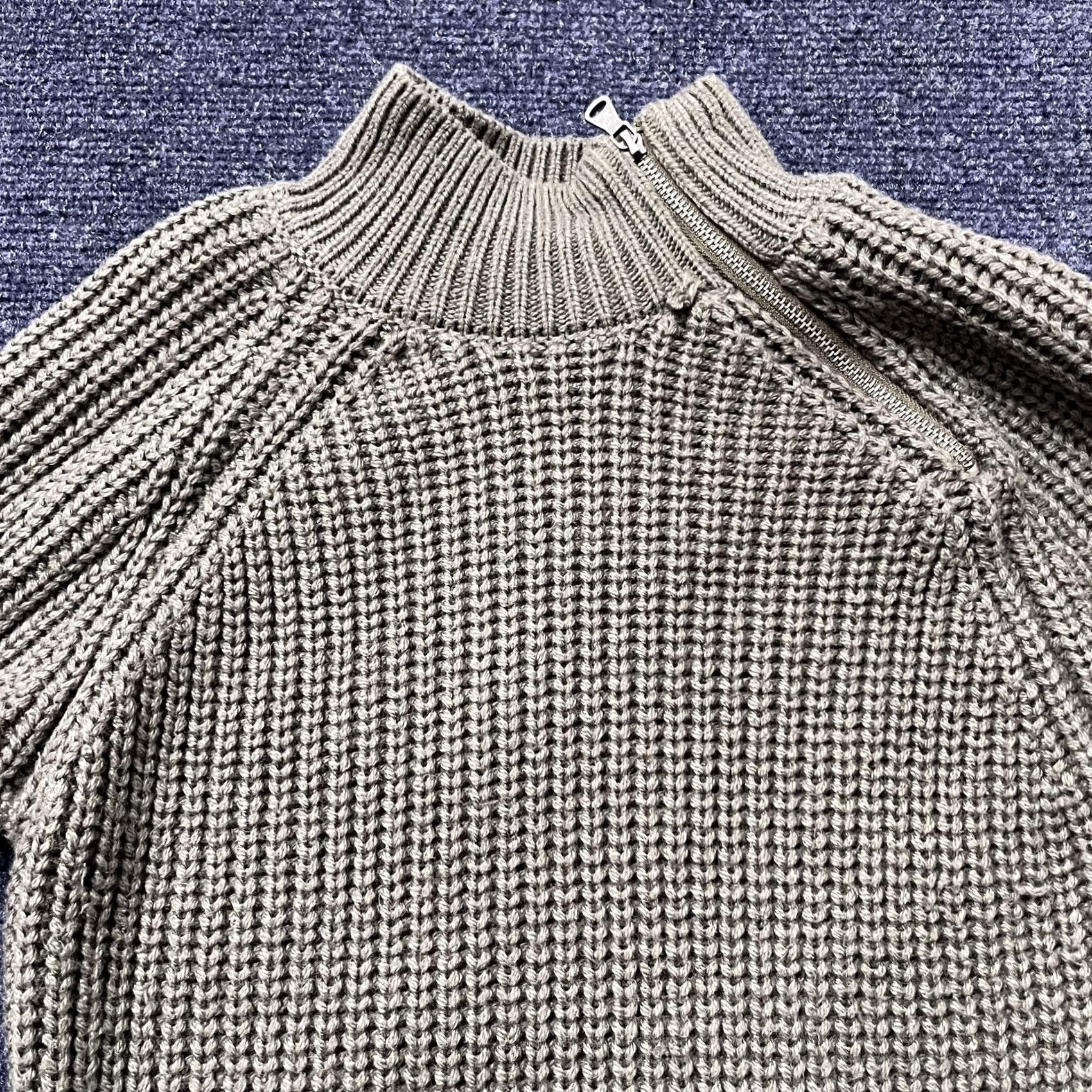 Vintage YET AGAIN Sweater Dress S Women Slim Fit Olive Green Knit Mini Bodycon Size S / US 4 / IT 40 - 3 Thumbnail