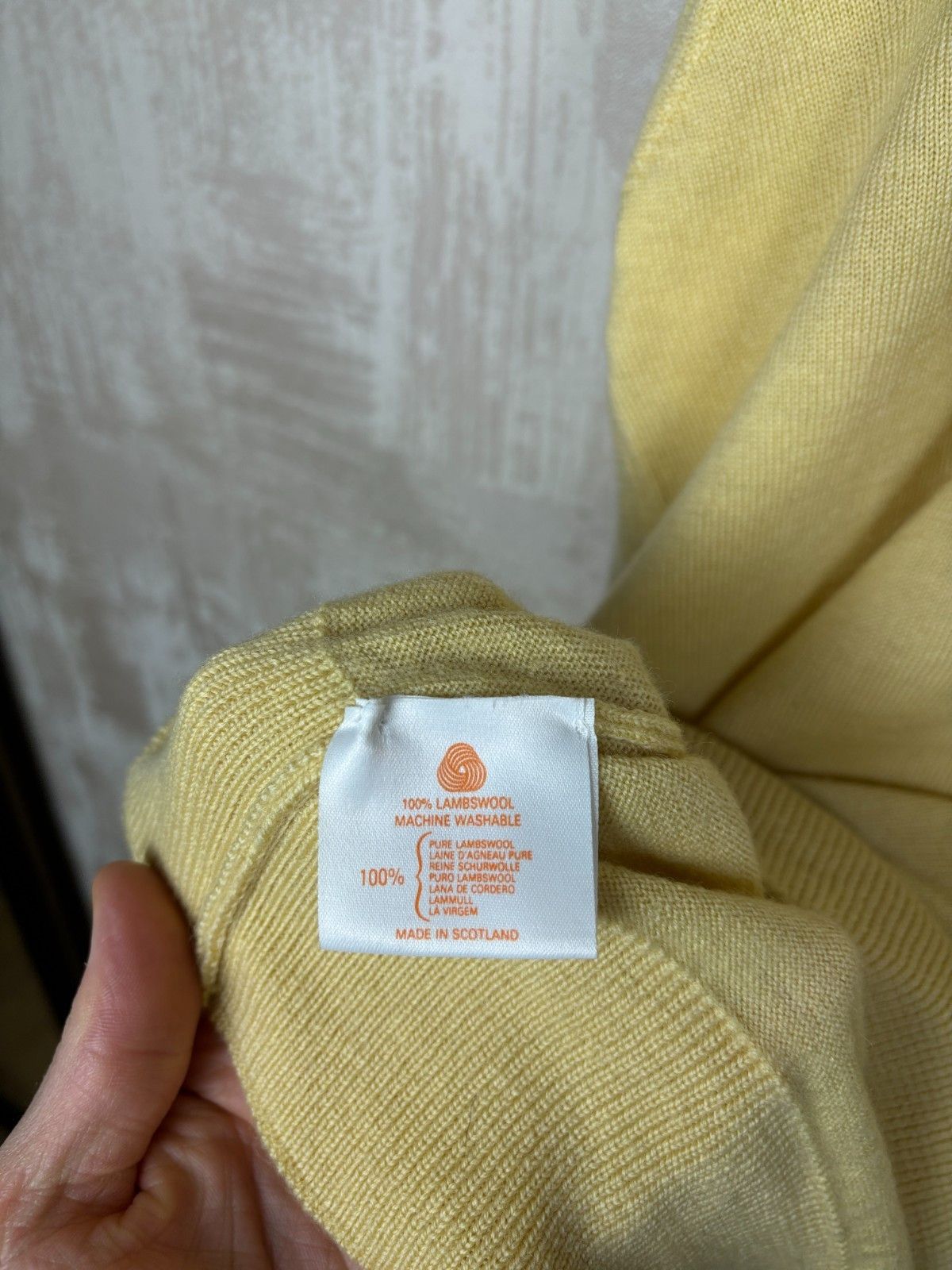 Pringle Of Scotland Vintage Pringle of Scotland Lambswool V-neck Sweater L-XL Size US L / EU 52-54 / 3 - 9 Thumbnail