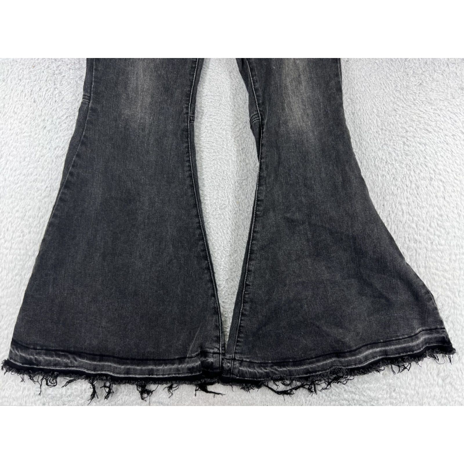 Forever 21 Forever 21 Jeans Women 27 Black Denim Flared 5-Pocket Stretch Cotton Button Fly Size 27" / US 4 / IT 40 - 7 Thumbnail