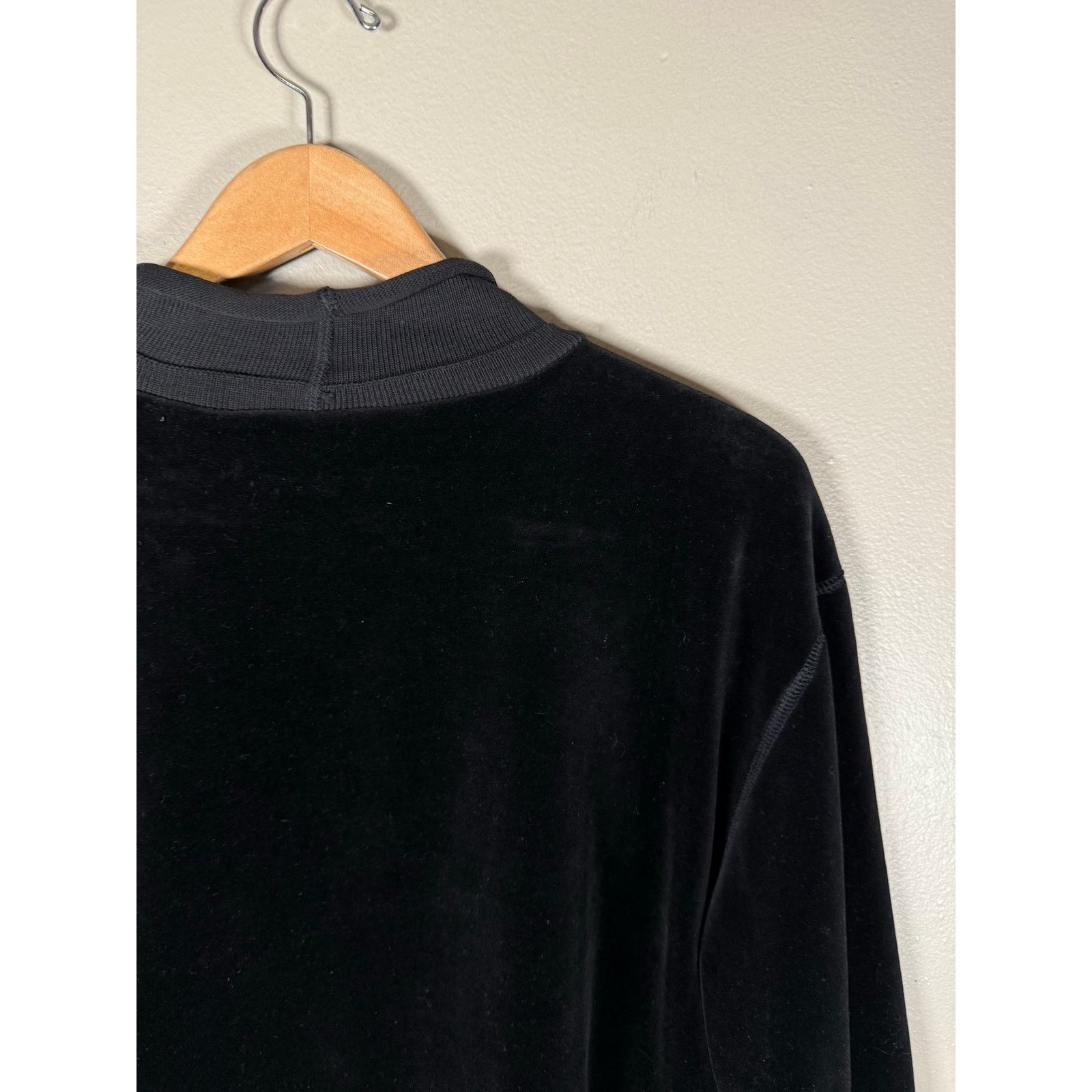 Sonia Rykiel Sonia Rykiel Velvet Funnel Neck Top w/Gold Heart Charms L Size L / US 10 / IT 46 - 9 Thumbnail