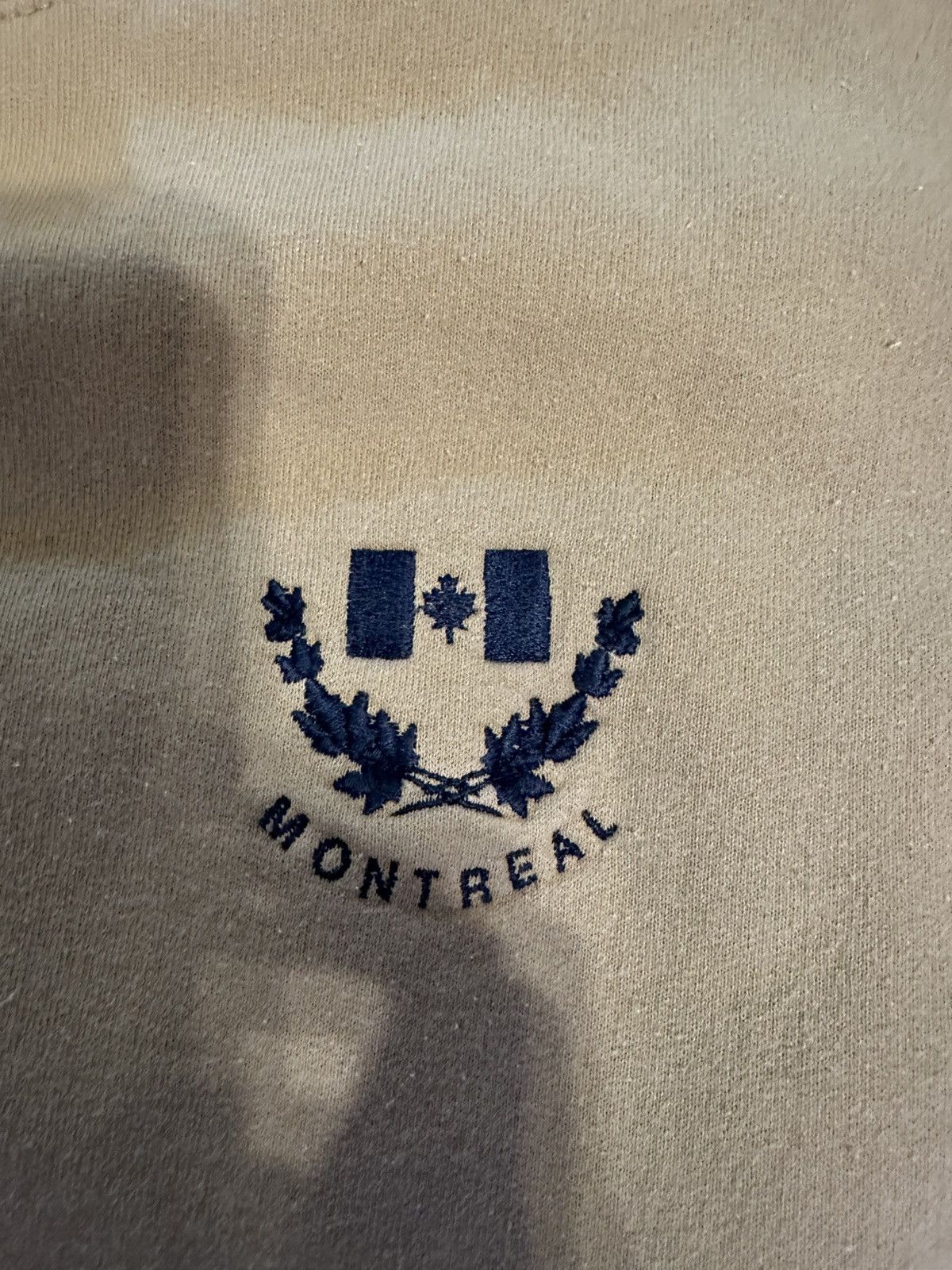 Vintage brown Sand 90s Vintage Gildan Montreal crewneck sweatshirt Size US L / EU 52-54 / 3 - 2 Thumbnail