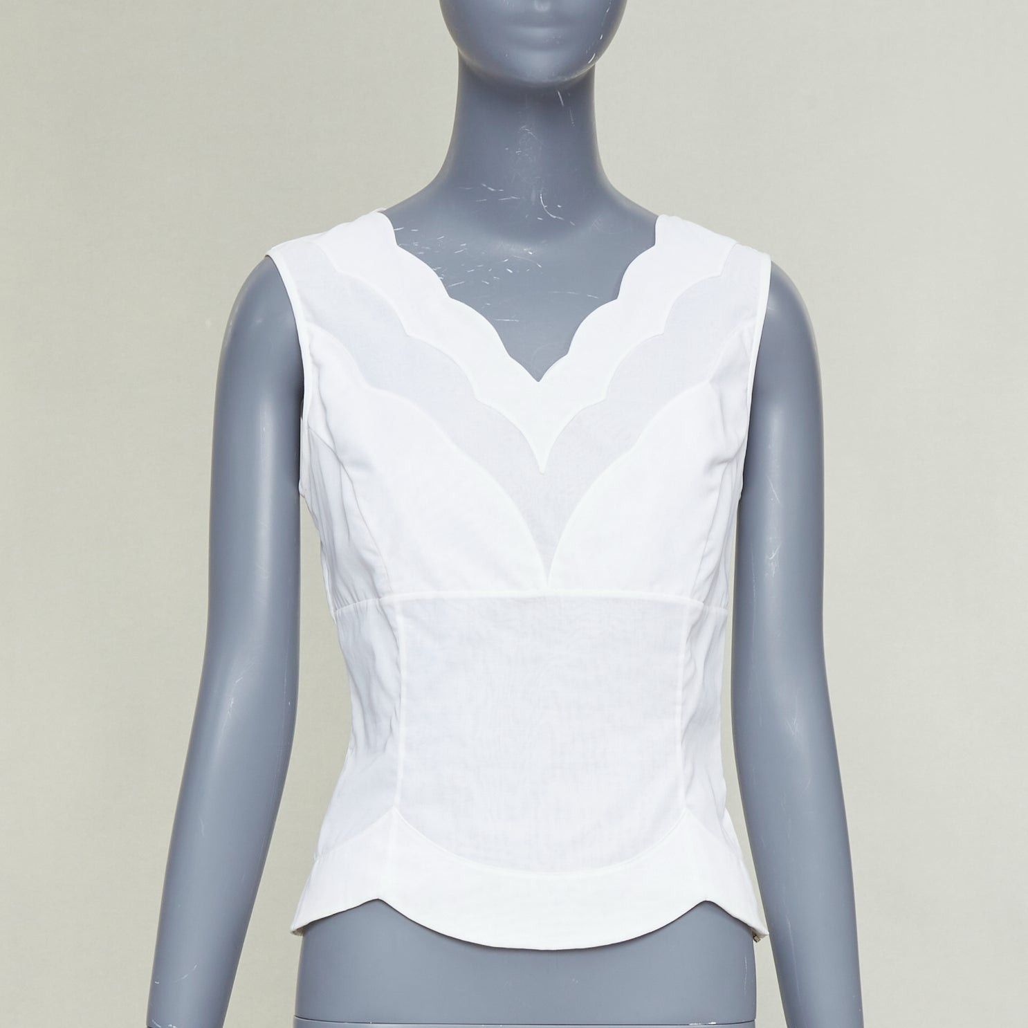 Dior CHRISTIAN DIOR white cotton scalloped collar detail fitted vest shirt FR36 S Size S / US 4 / IT 40 - 1 Thumbnail